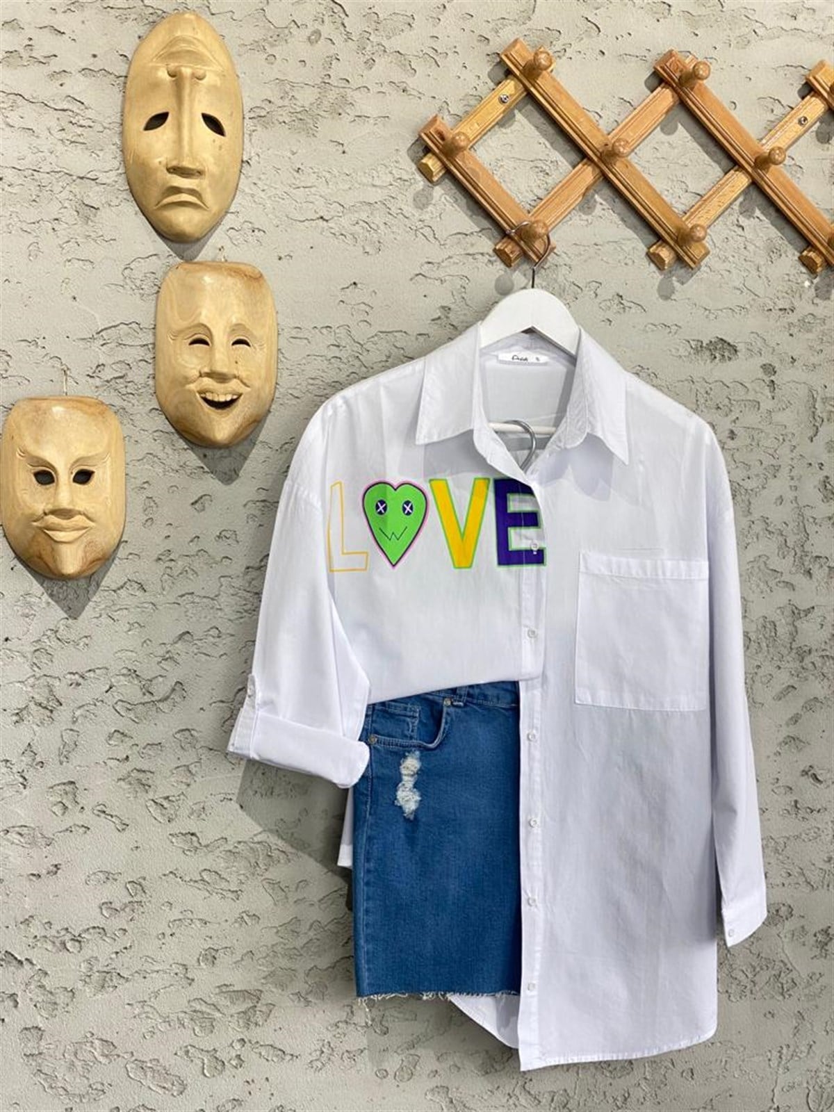 Gülen Kalp Detay Sırtı Emoji Poplin Gömlek