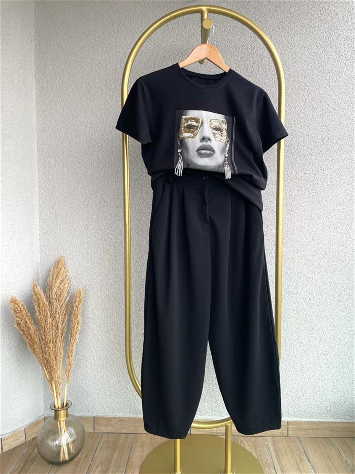 Havuç Kesim Bol Paça Kumaş Pantolon (Siyah)