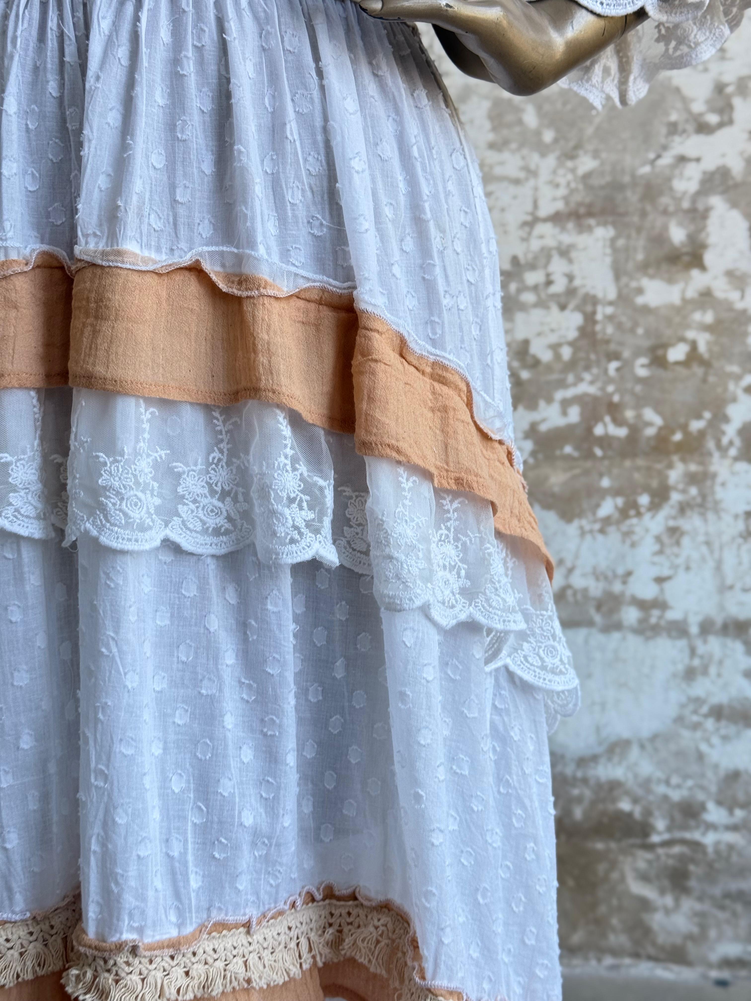 İthal Kumuşa İspanyol Kol İnci İşlemeli Elbise (Beyaz)