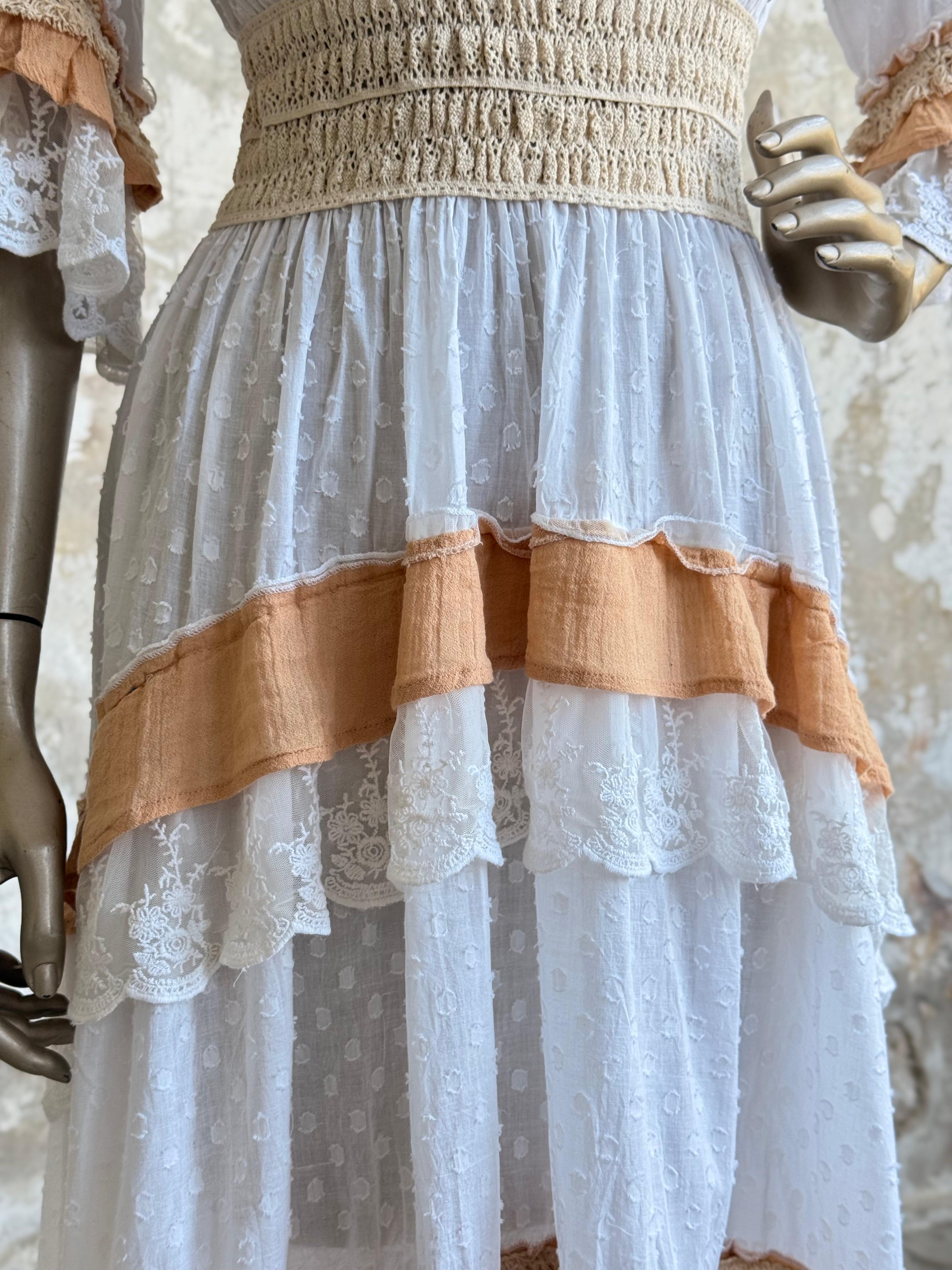 İthal Kumuşa İspanyol Kol İnci İşlemeli Elbise (Beyaz)