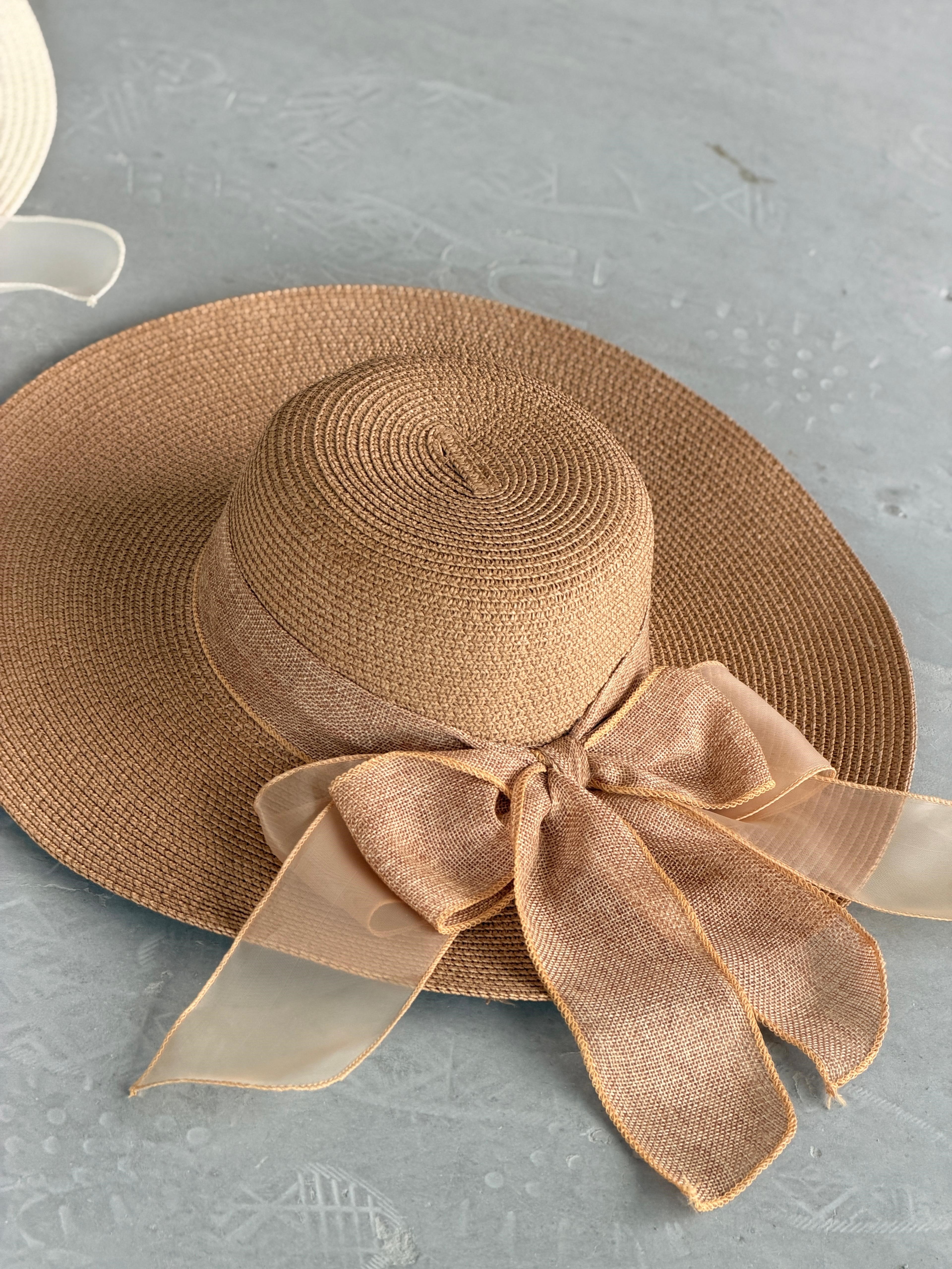 İthal Premium Fiyonk Detaylı Hasır Şapka (Camel/Beyaz)