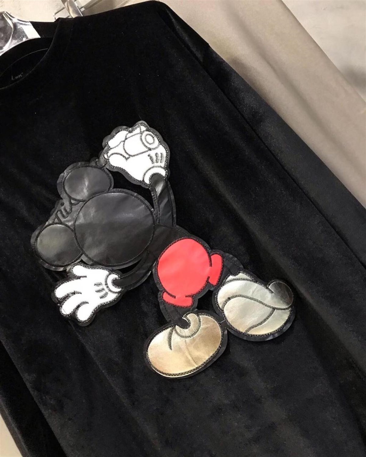 Kadife Kumaş Mickey Sweat (SİYAH)
