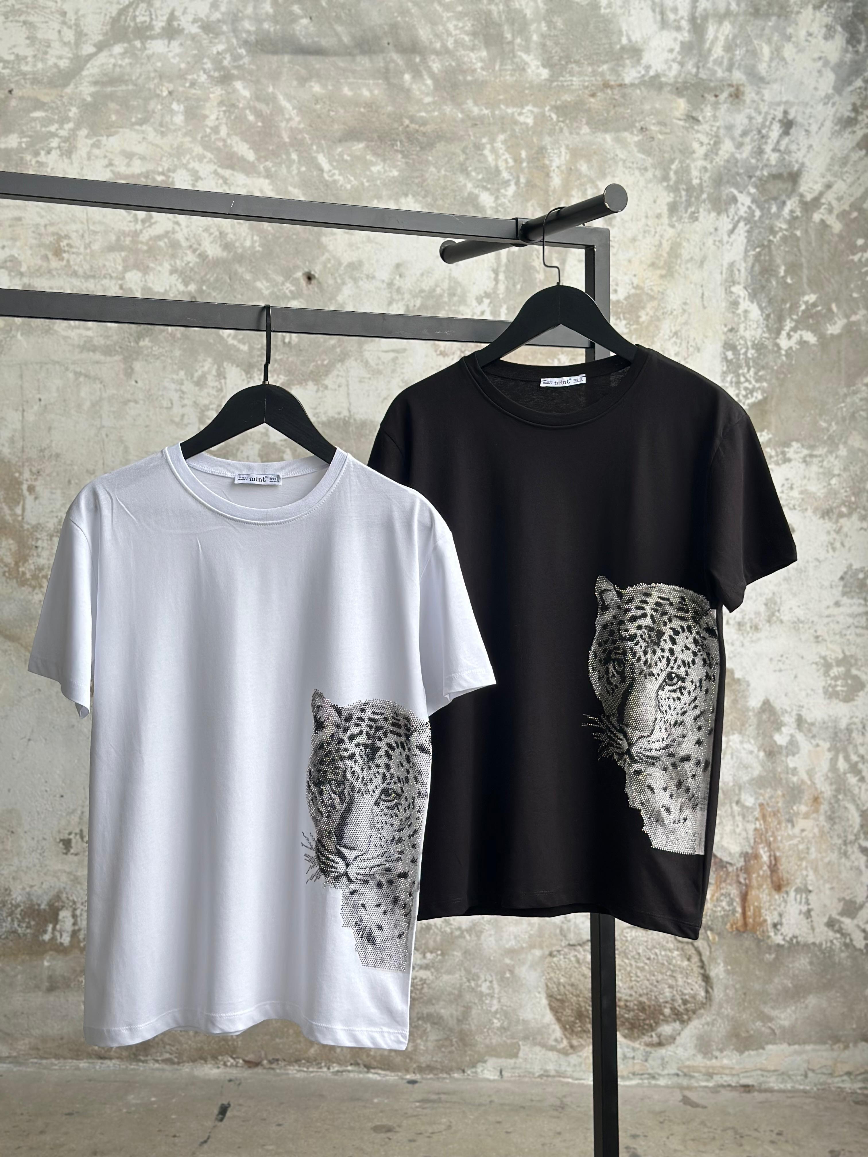 Kaplan Kristal Taş İşçilikli Tişört (Beyaz/Siyah)