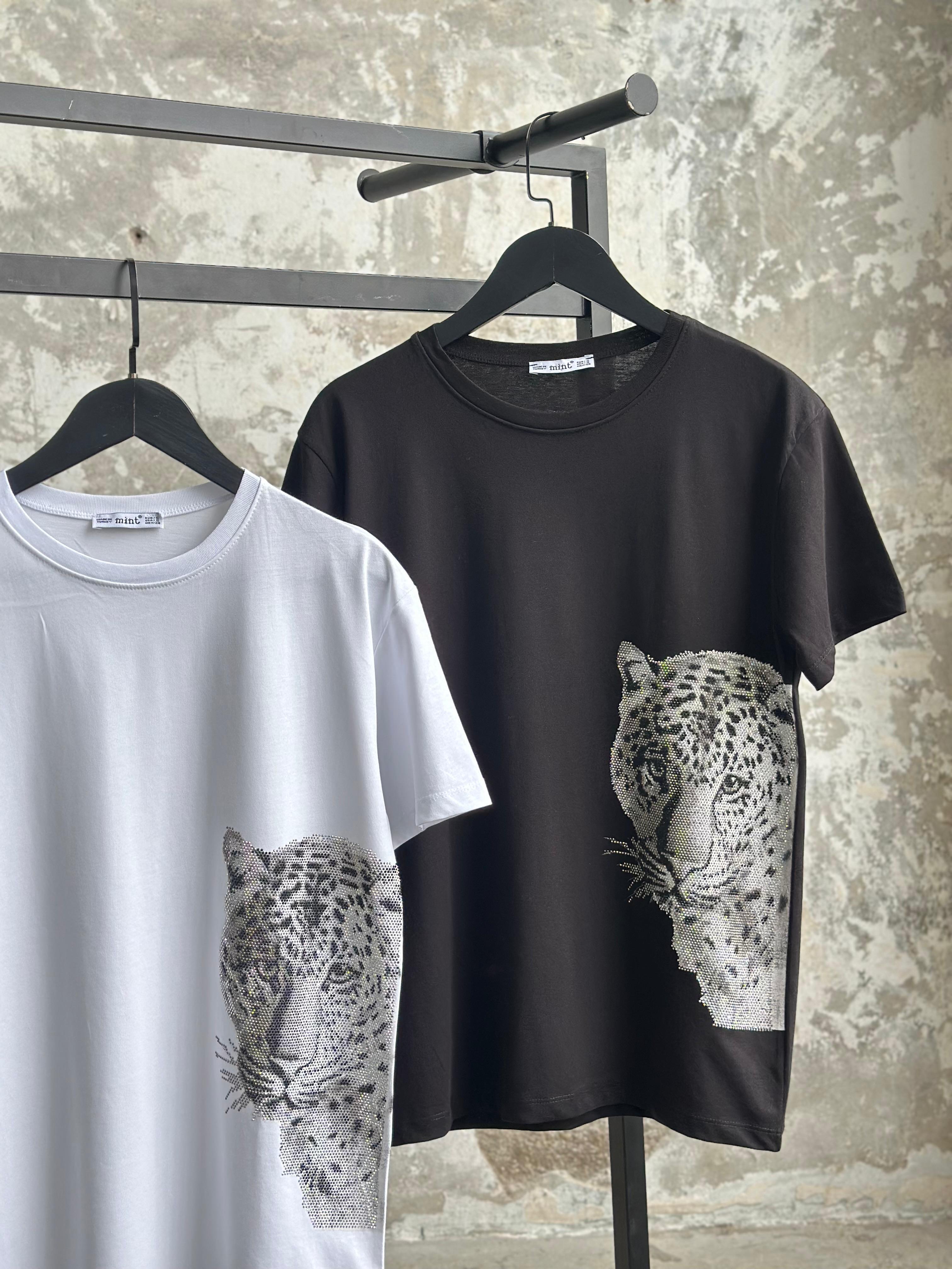 Kaplan Kristal Taş İşçilikli Tişört (Beyaz/Siyah)