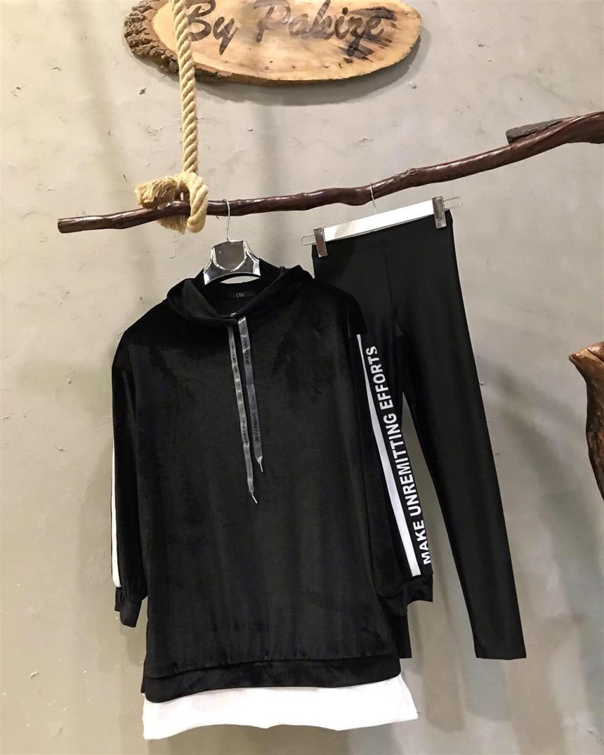 Kapşonlu Kadife Kumaş Sweatshirt (SİYAH)