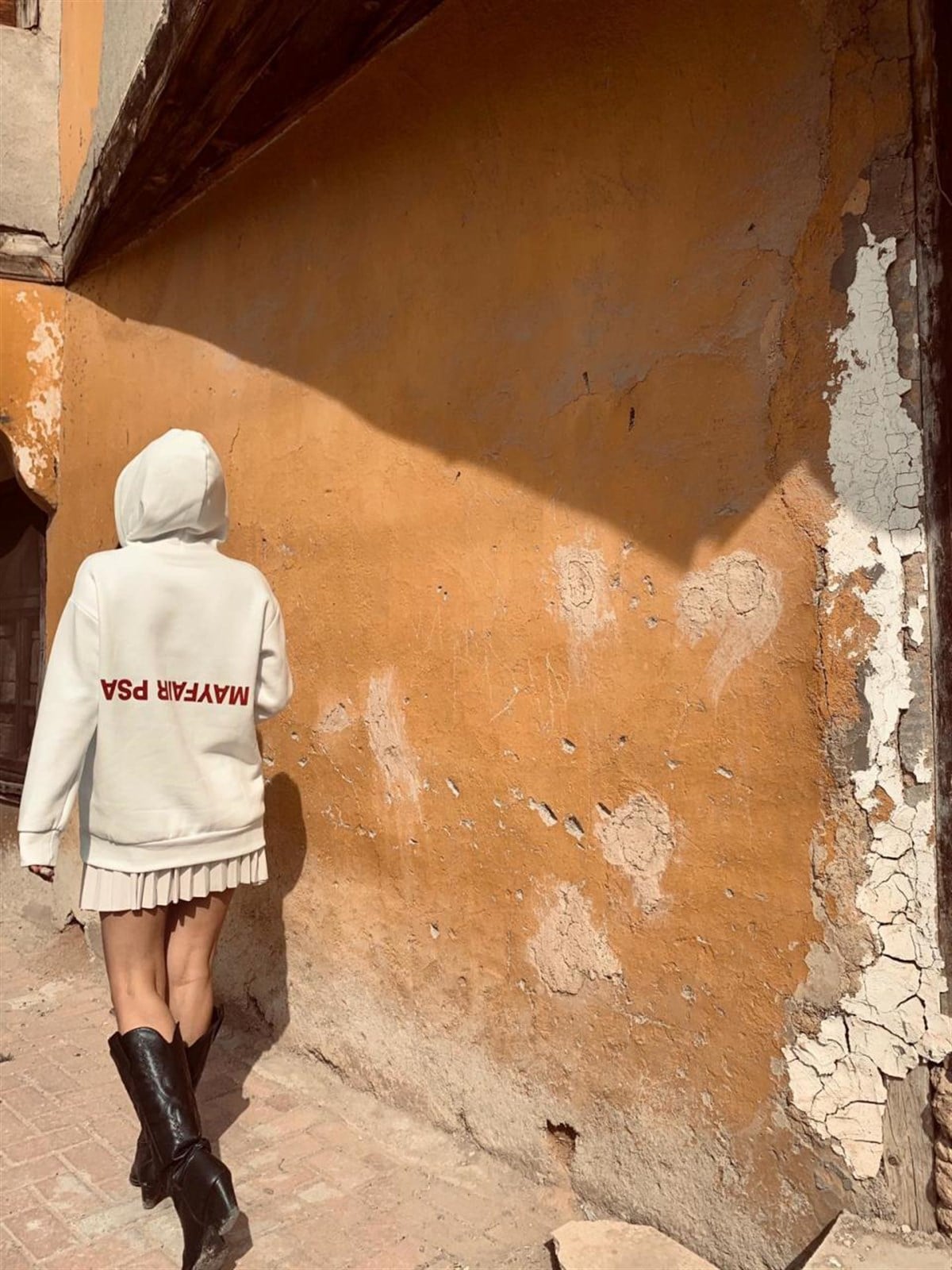 Kapşonlu Kanguru Cepli Sweatshirt