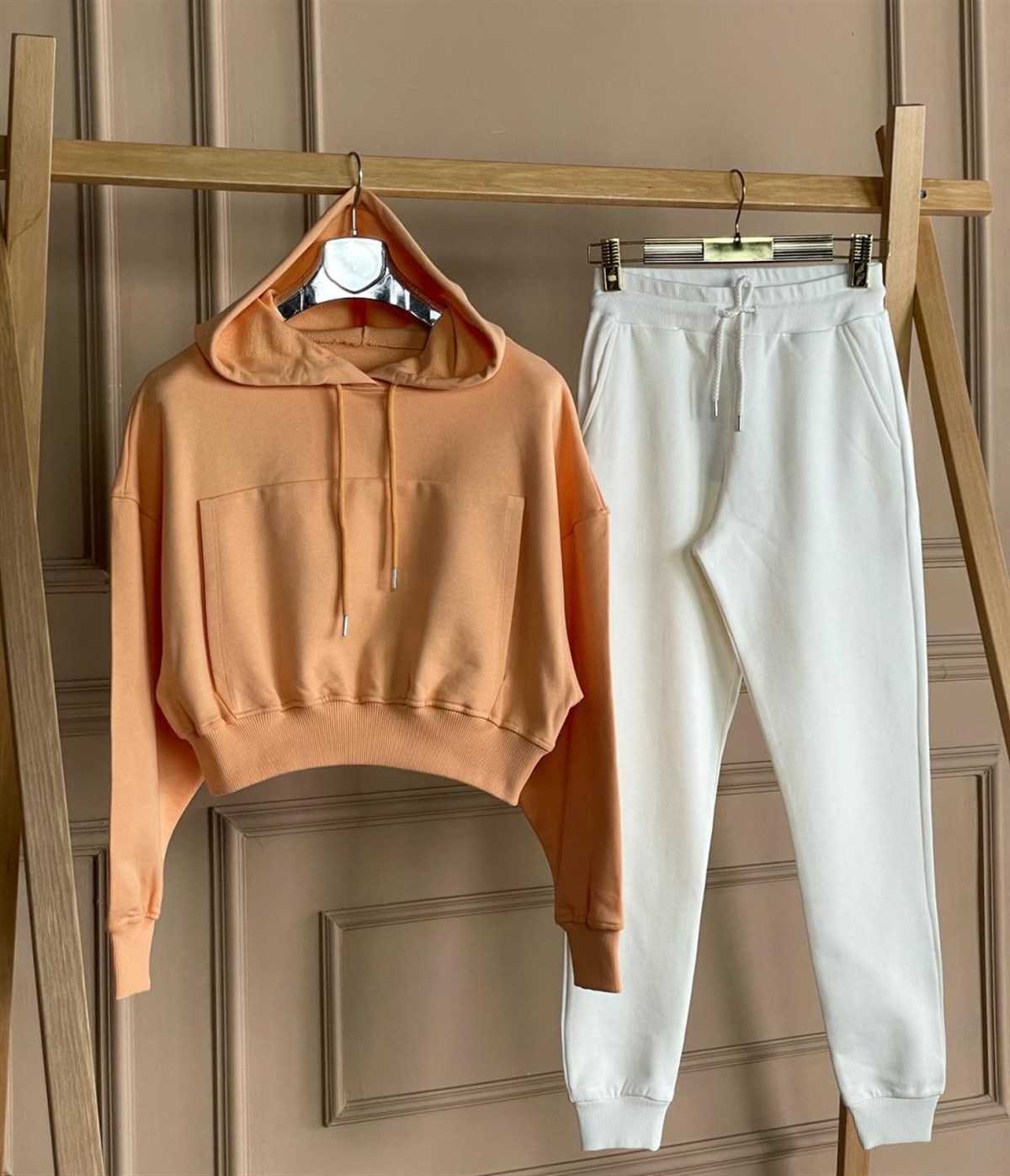 Kapşonlu Kanguru Cepli Sweatshirt (KAVUN)