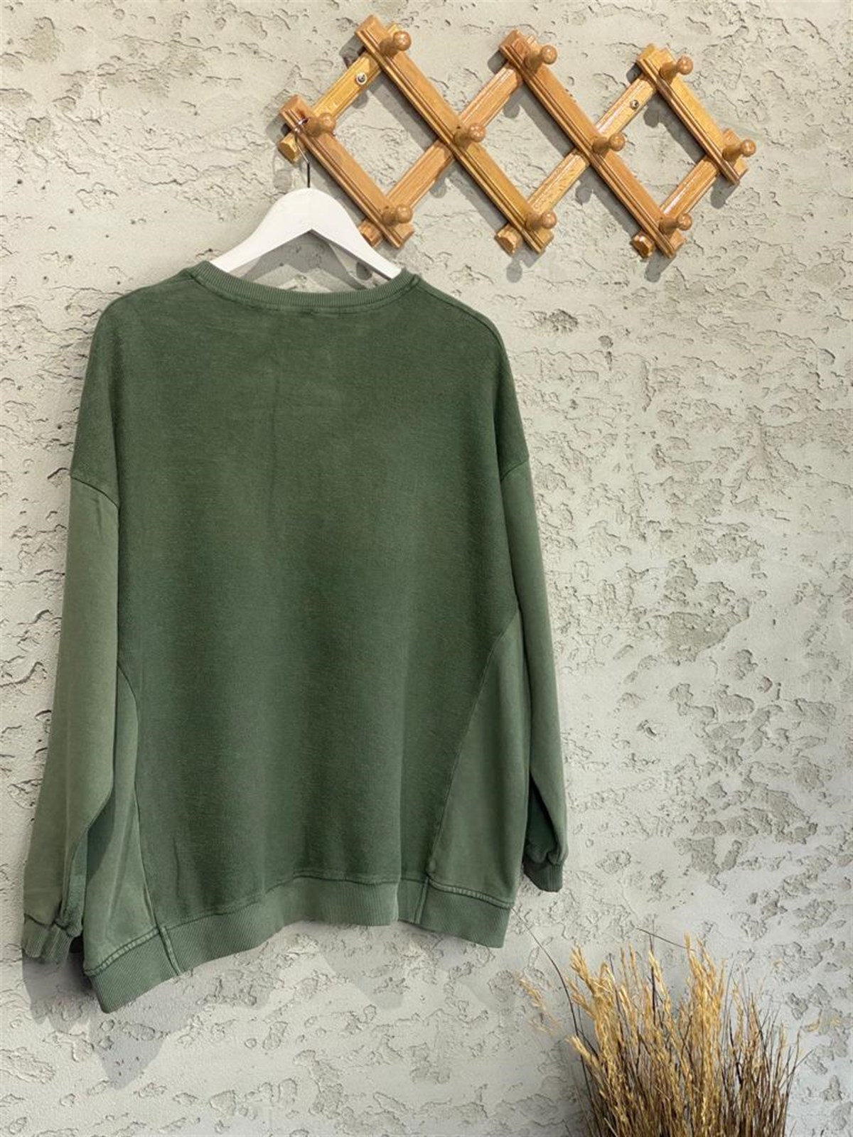 Kar Yıkama Kesik V Yaka Oversize Sweat (Haki)