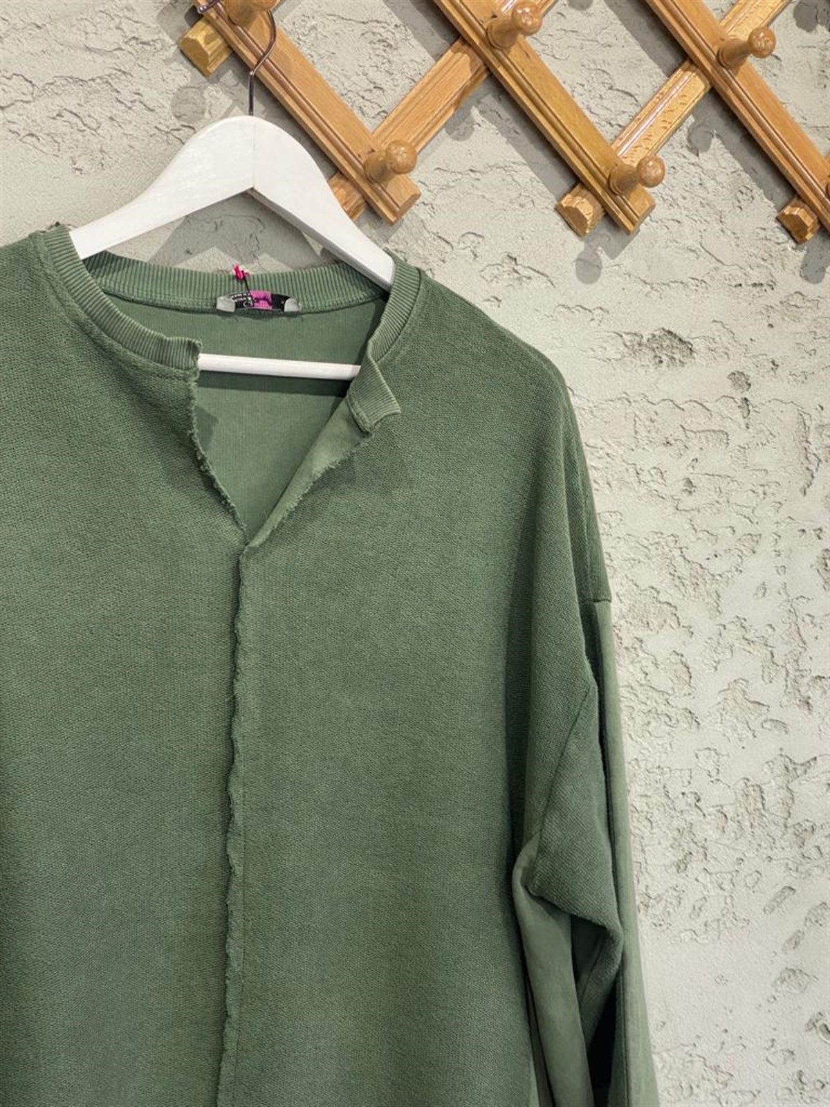 Kar Yıkama Kesik V Yaka Oversize Sweat (Haki)