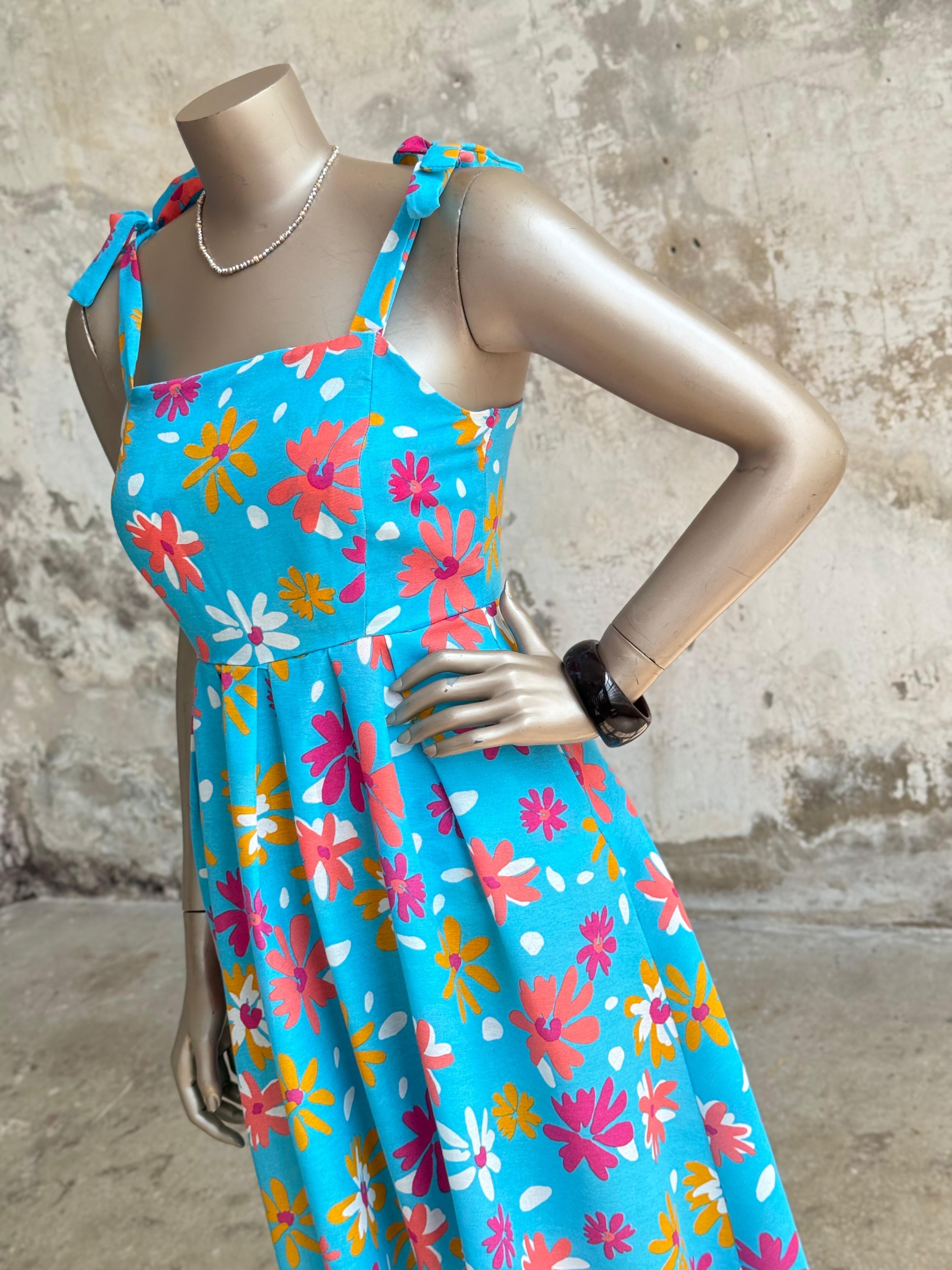 Kare Yaka Omuz Bağlama Detaylı Çiçekli Elbise (Mavi)