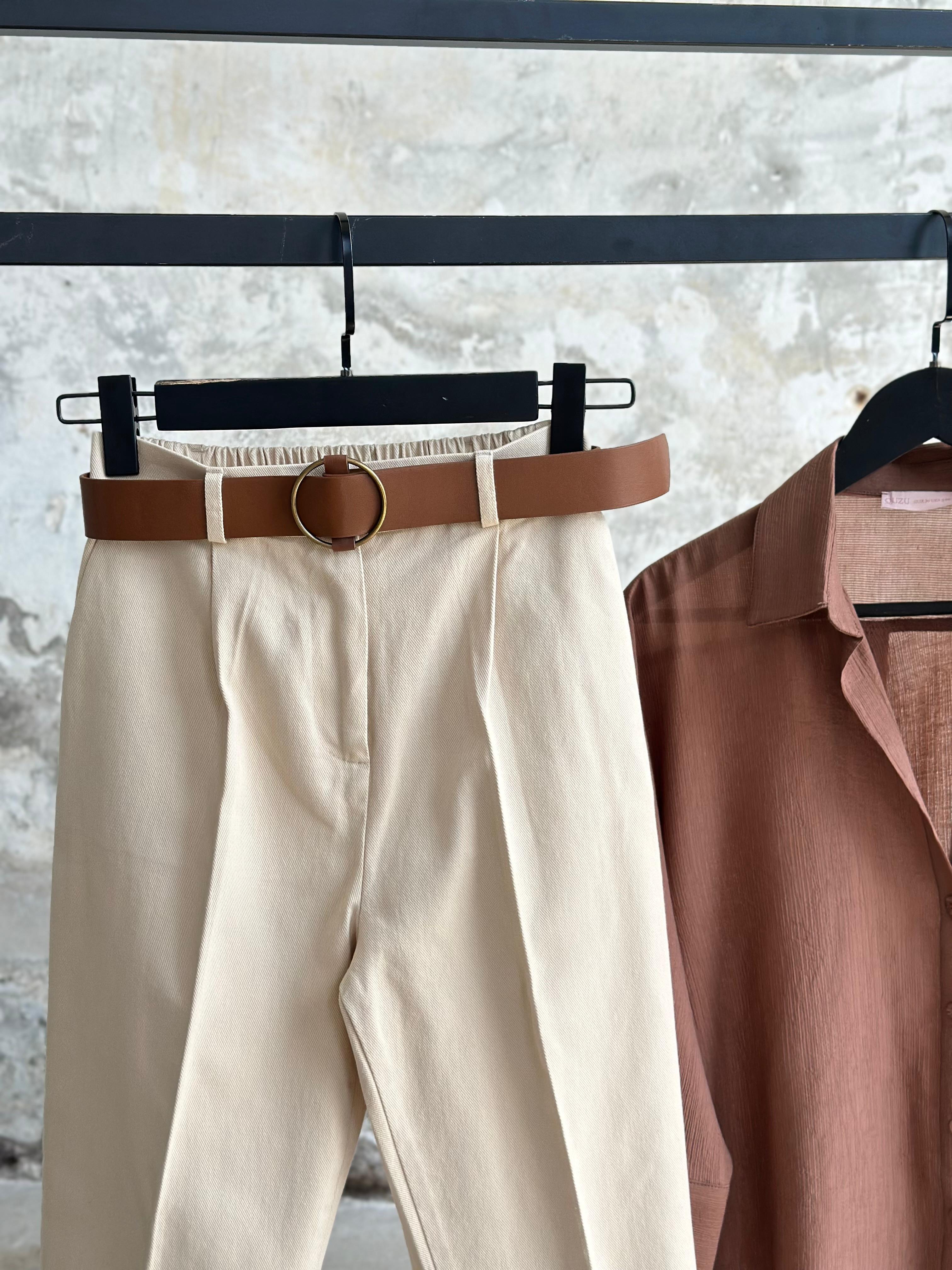 Kemerli Gabardin Kumaş Pantolon (Bej)