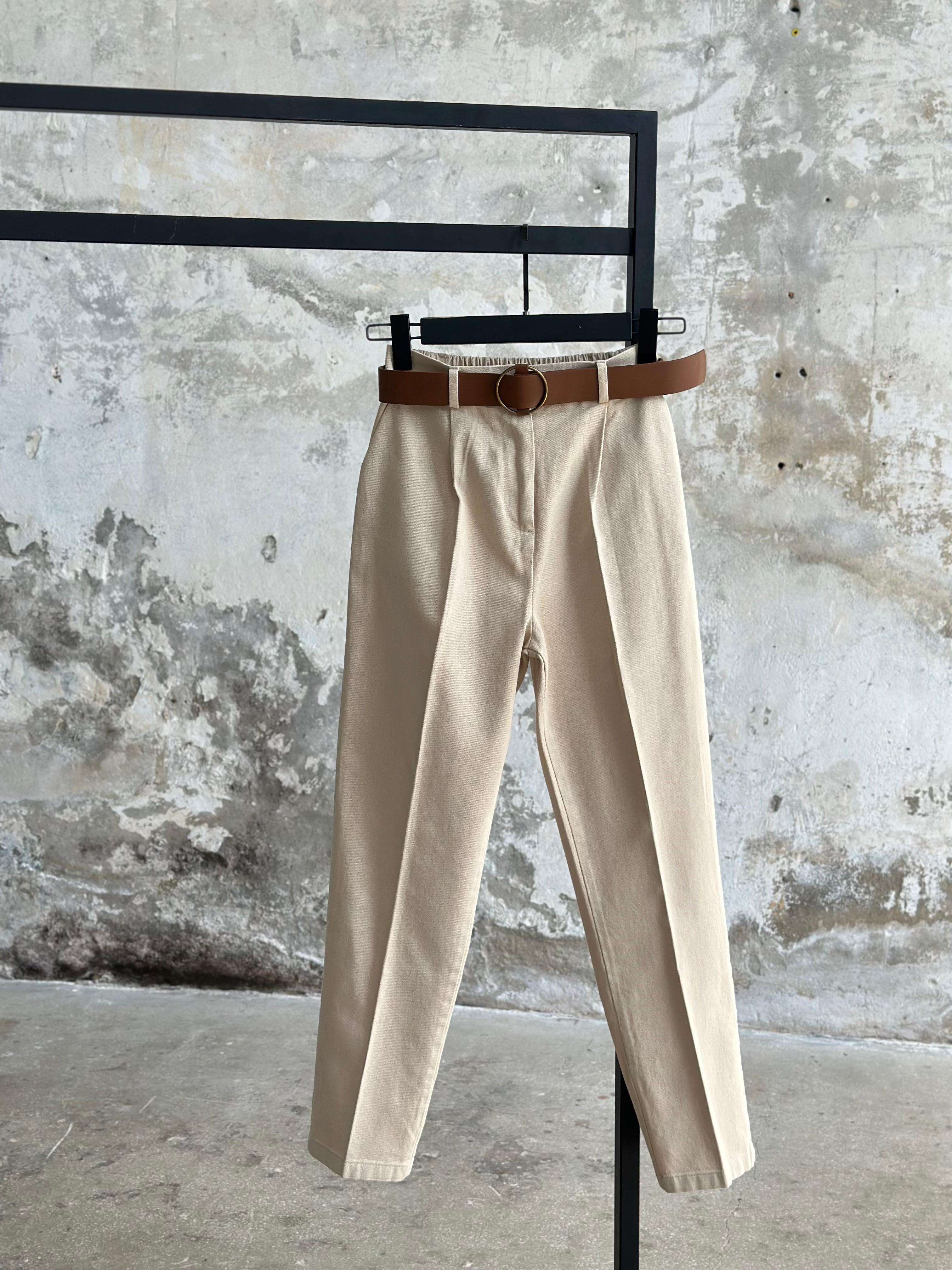 Kemerli Gabardin Kumaş Pantolon (Bej)