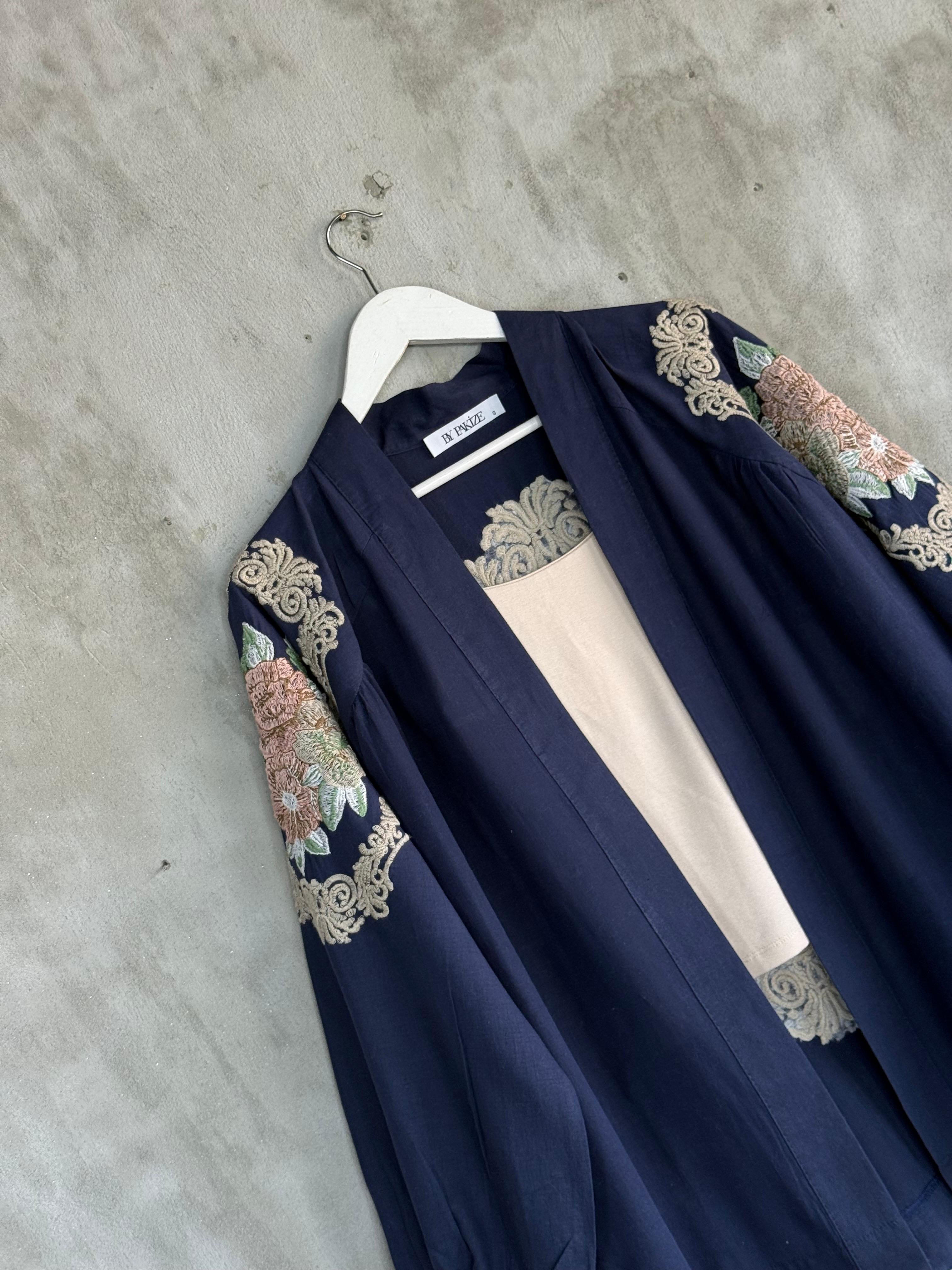 Keten Kumaş Nakış İşçilikli Oversize Kimono (Lacivert)