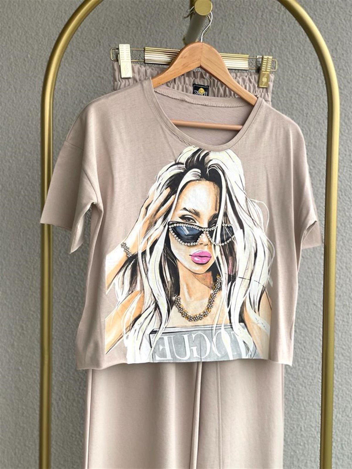 Kız Baskılı Lazer Kesim Tshirt (Bej)