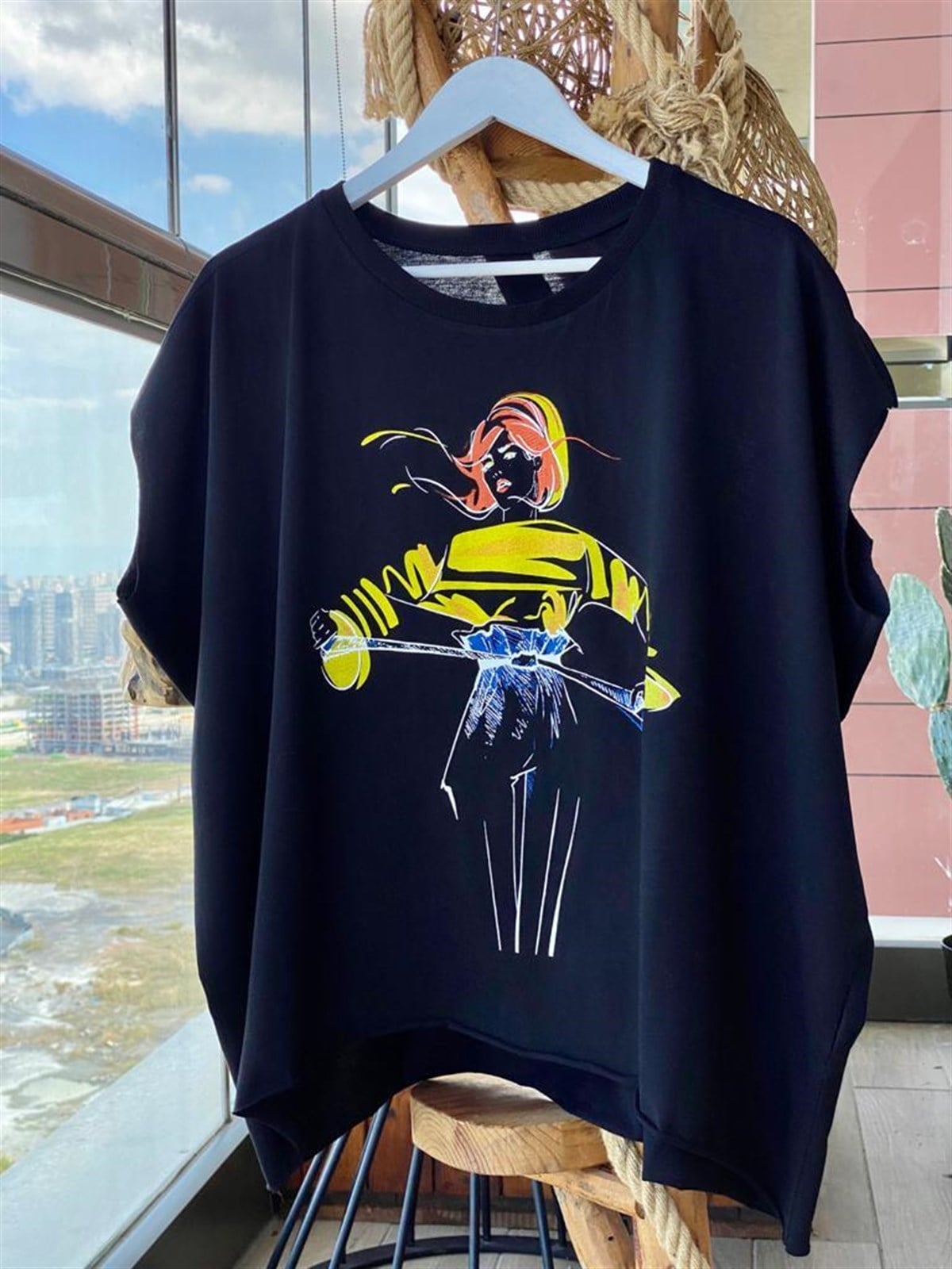 Kız Baskılı Tshirt (Siyah)