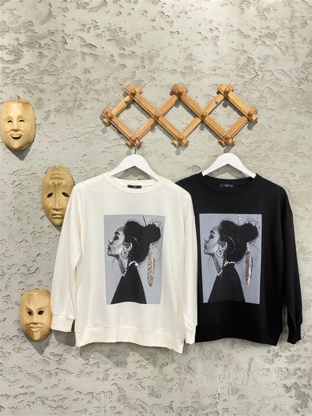Kız Figürlü Boncuk Taş İşlemeli Sweat (Siyah)