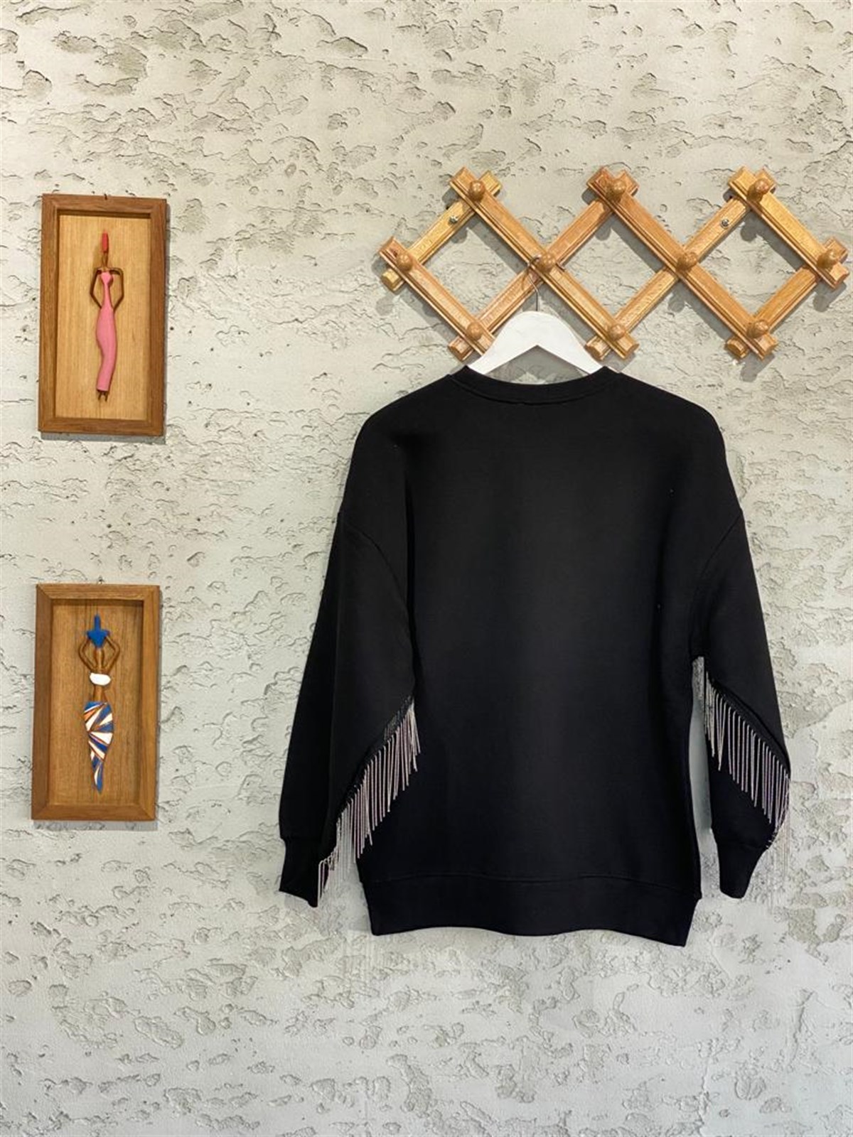 Koldan Şerit Zincir Detaylı Şardonlu Sweat (Siyah)