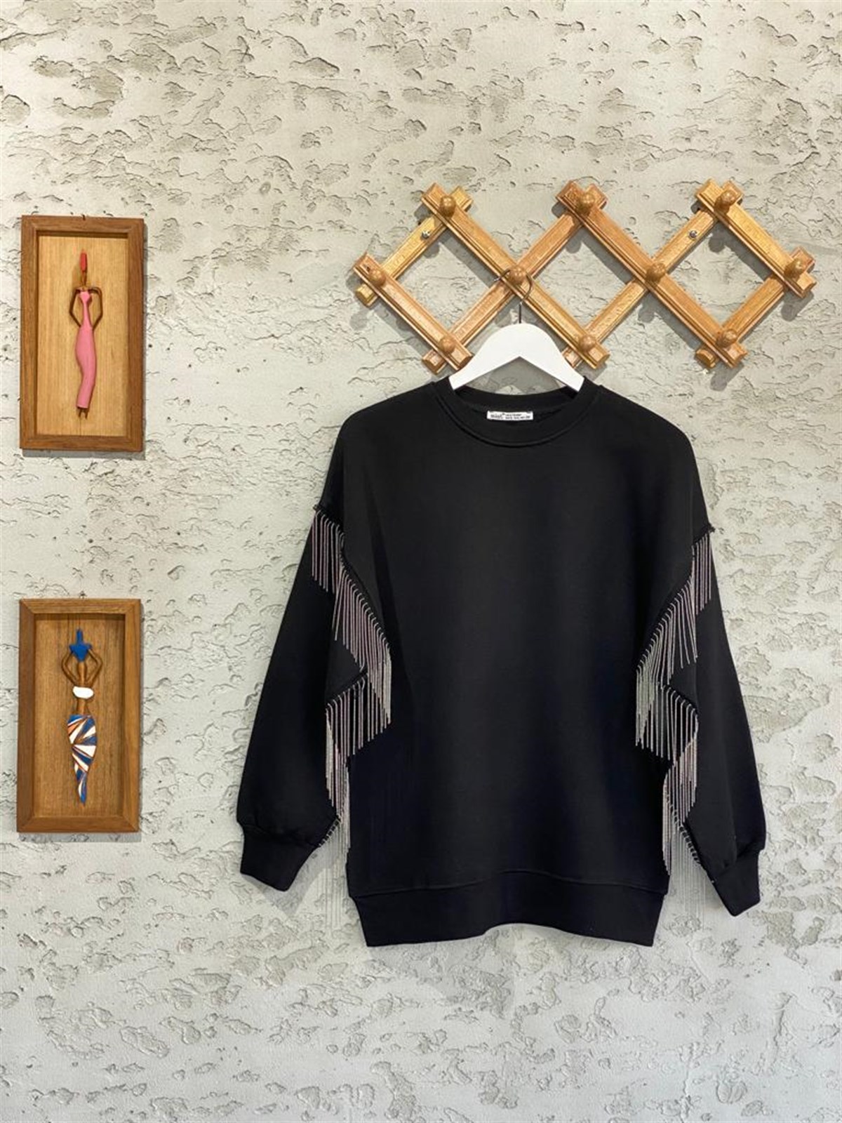 Koldan Şerit Zincir Detaylı Şardonlu Sweat (Siyah)