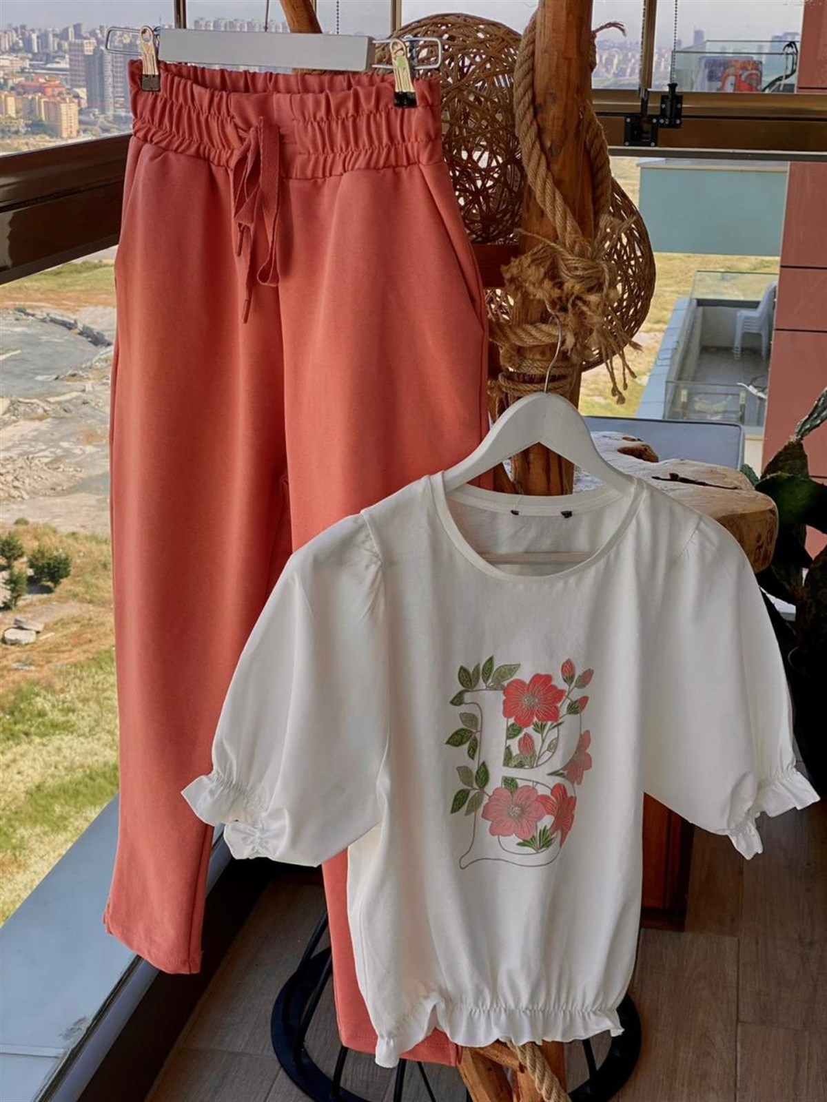 Kolları Poplin Detaylı Tshirt