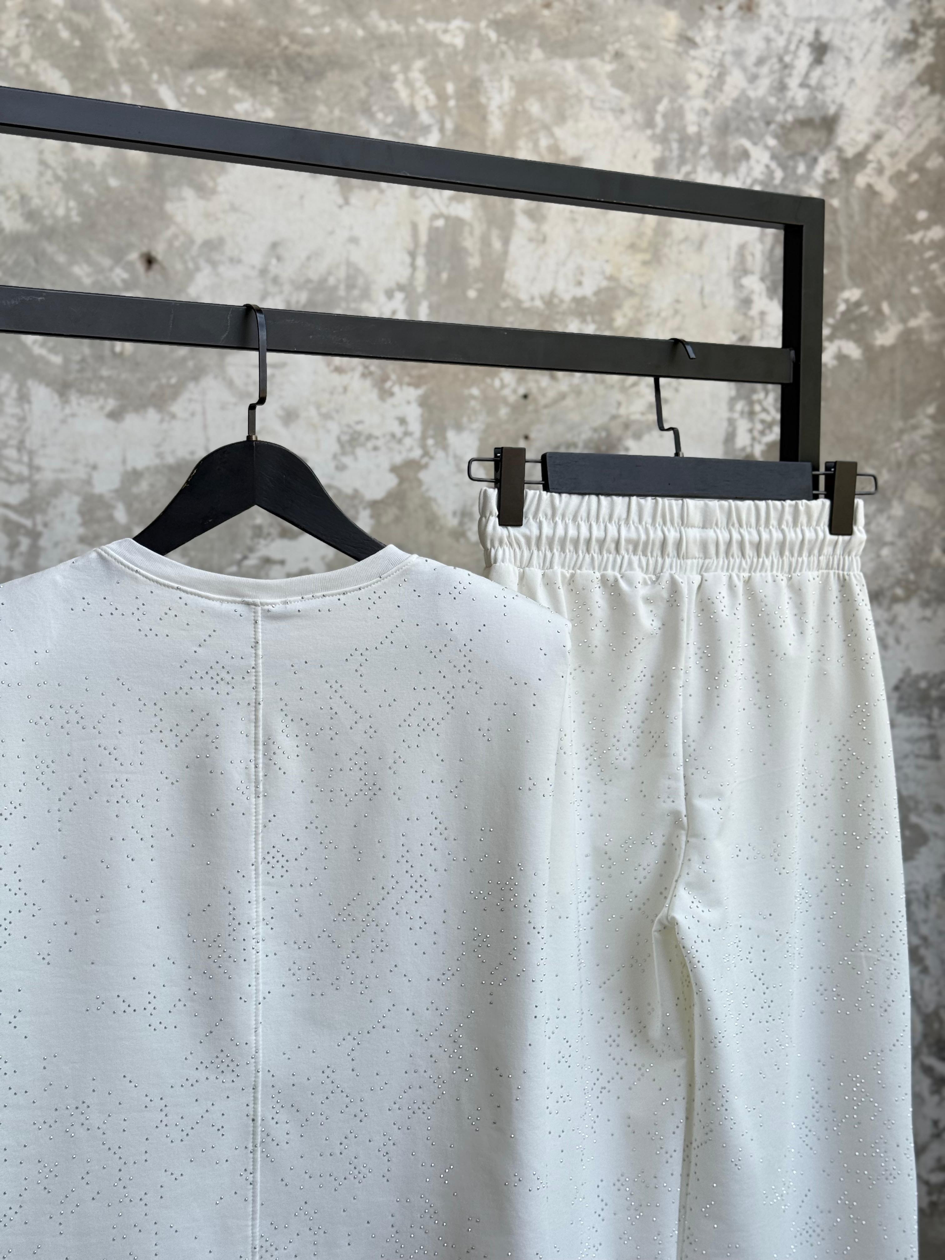 Komple Taş İşçilikli Vatkalı Takım (Beyaz)