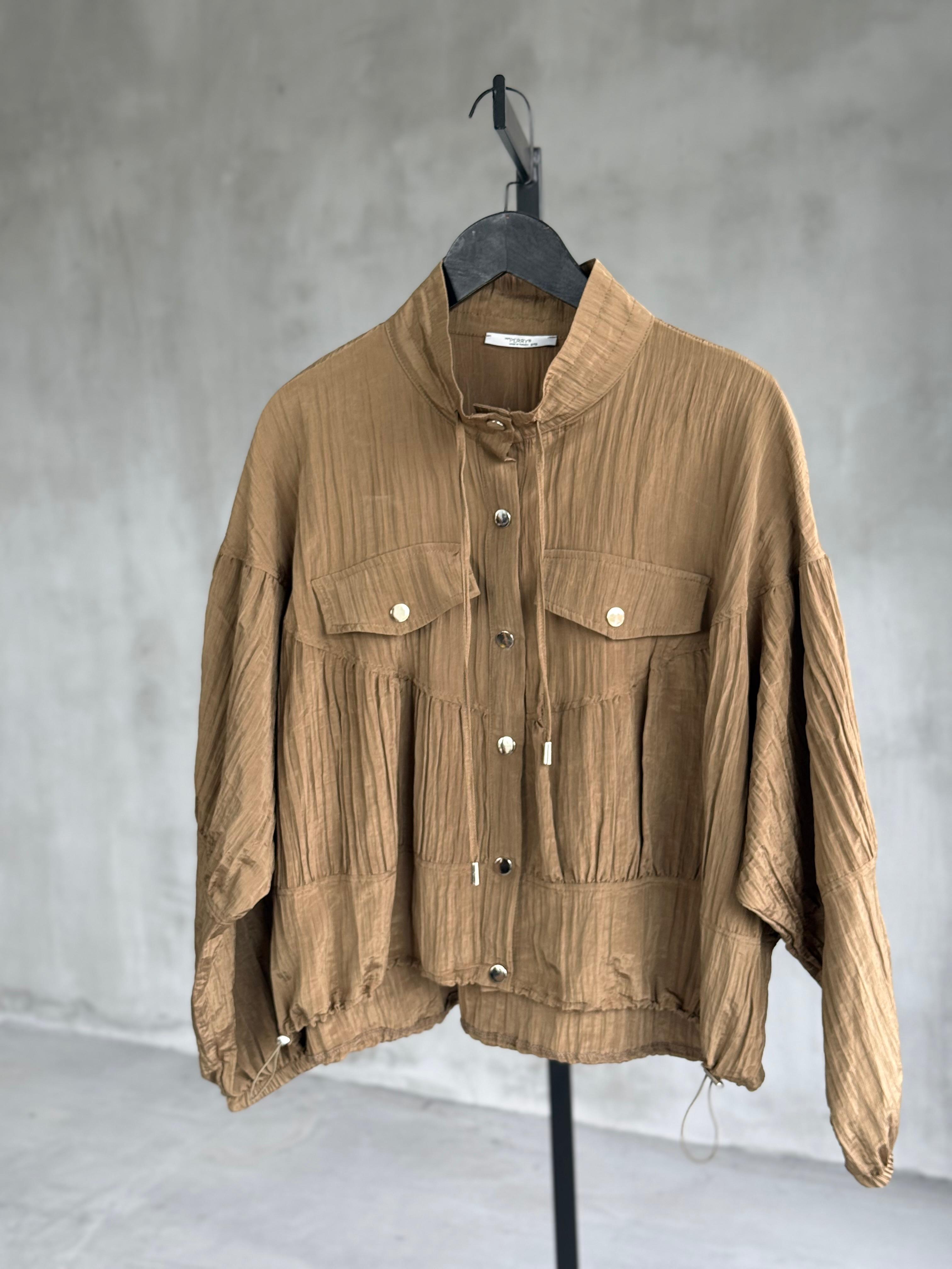 Krınkıl Dik Yaka Büzgü Detaylı Ceket (Camel)