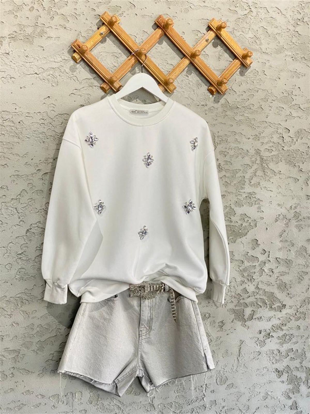Kristal Taş İşçilikli Şardonlu Sweat (Beyaz)