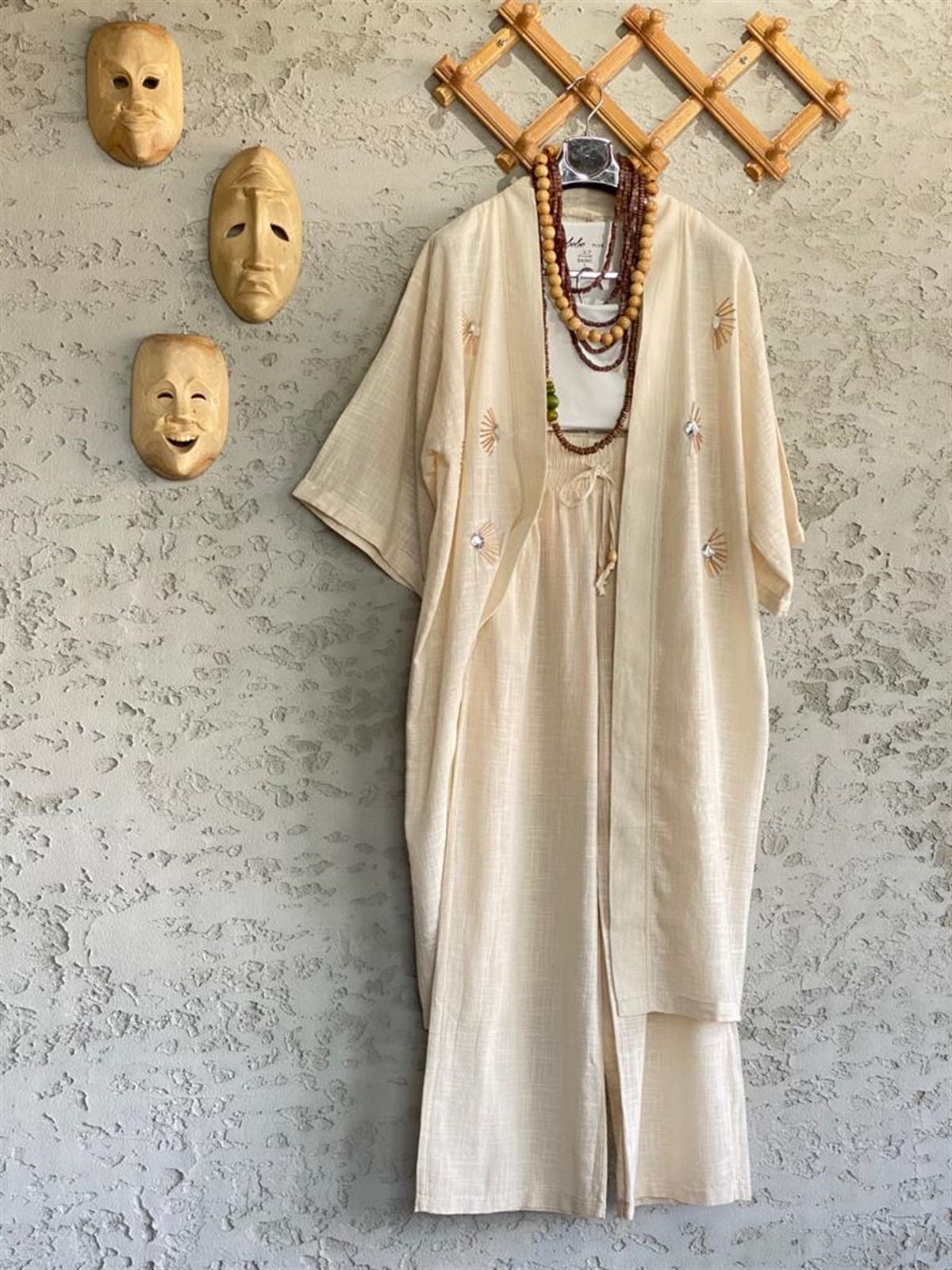 Kristal Taş İşlemeli Keten Kaftan (Ekru)