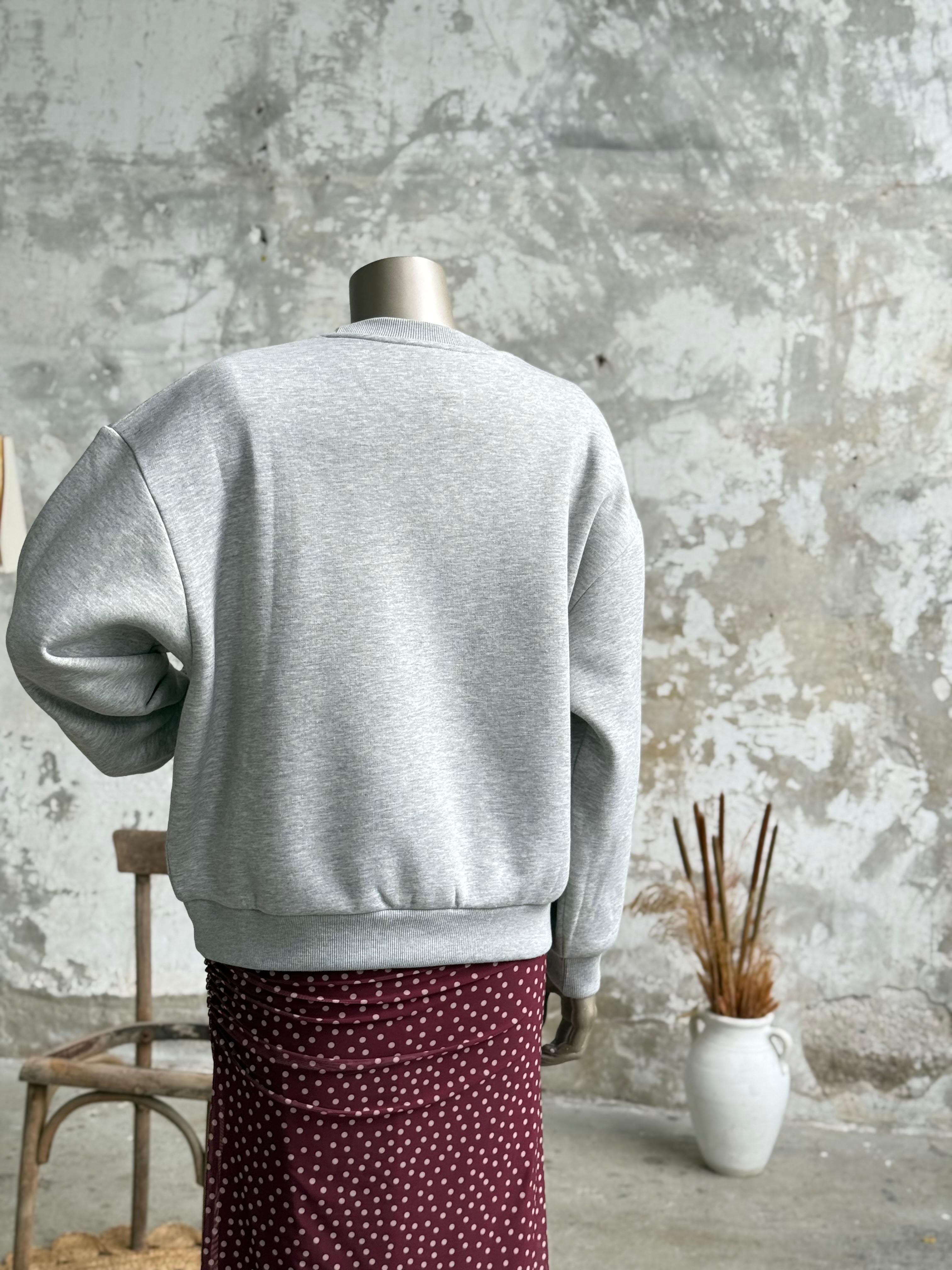 Kurdele ve Yazı Nakışlı Oversize Sweatshirt (Gri)