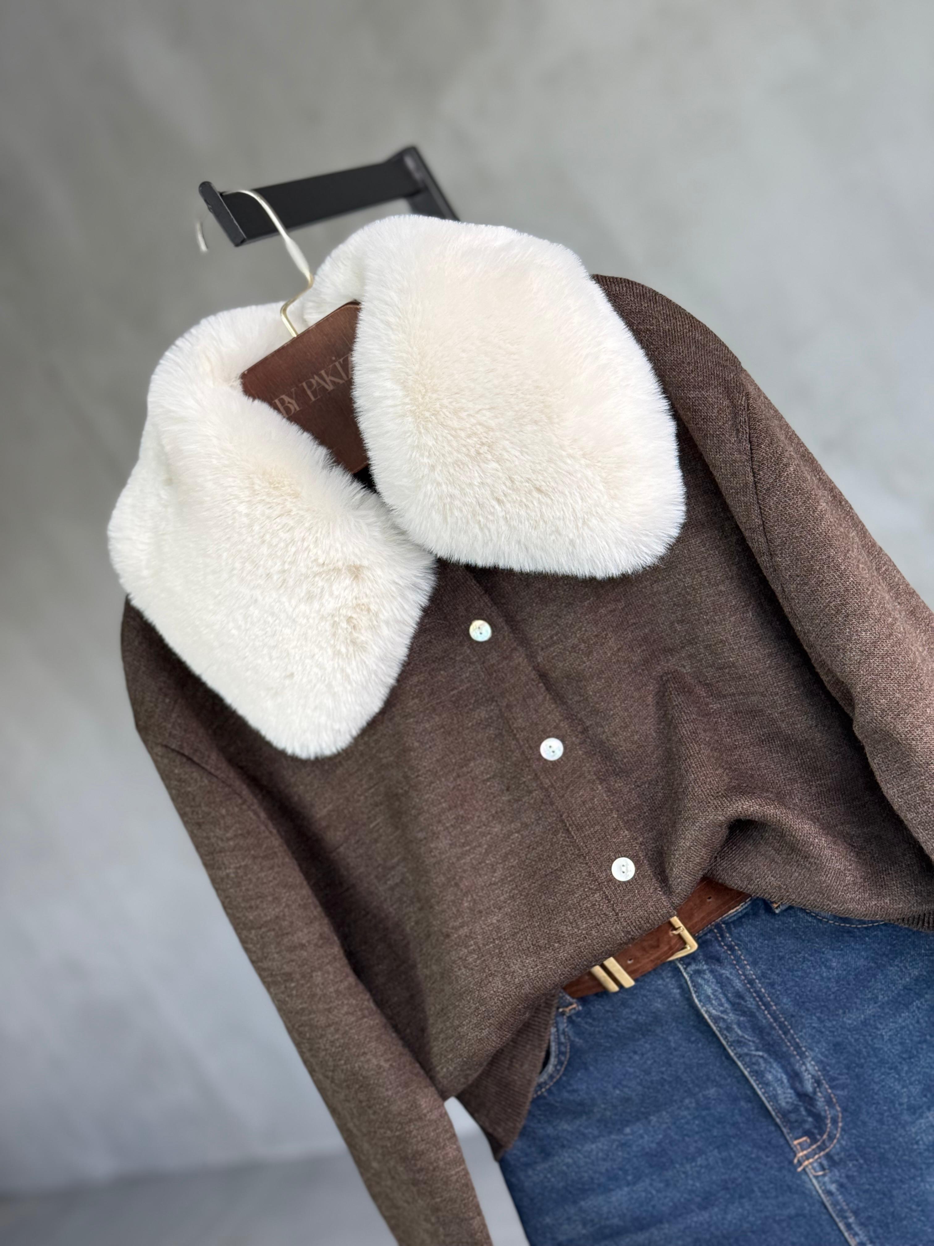 Kürk Yaka Detaylı Hırka (Kahve)