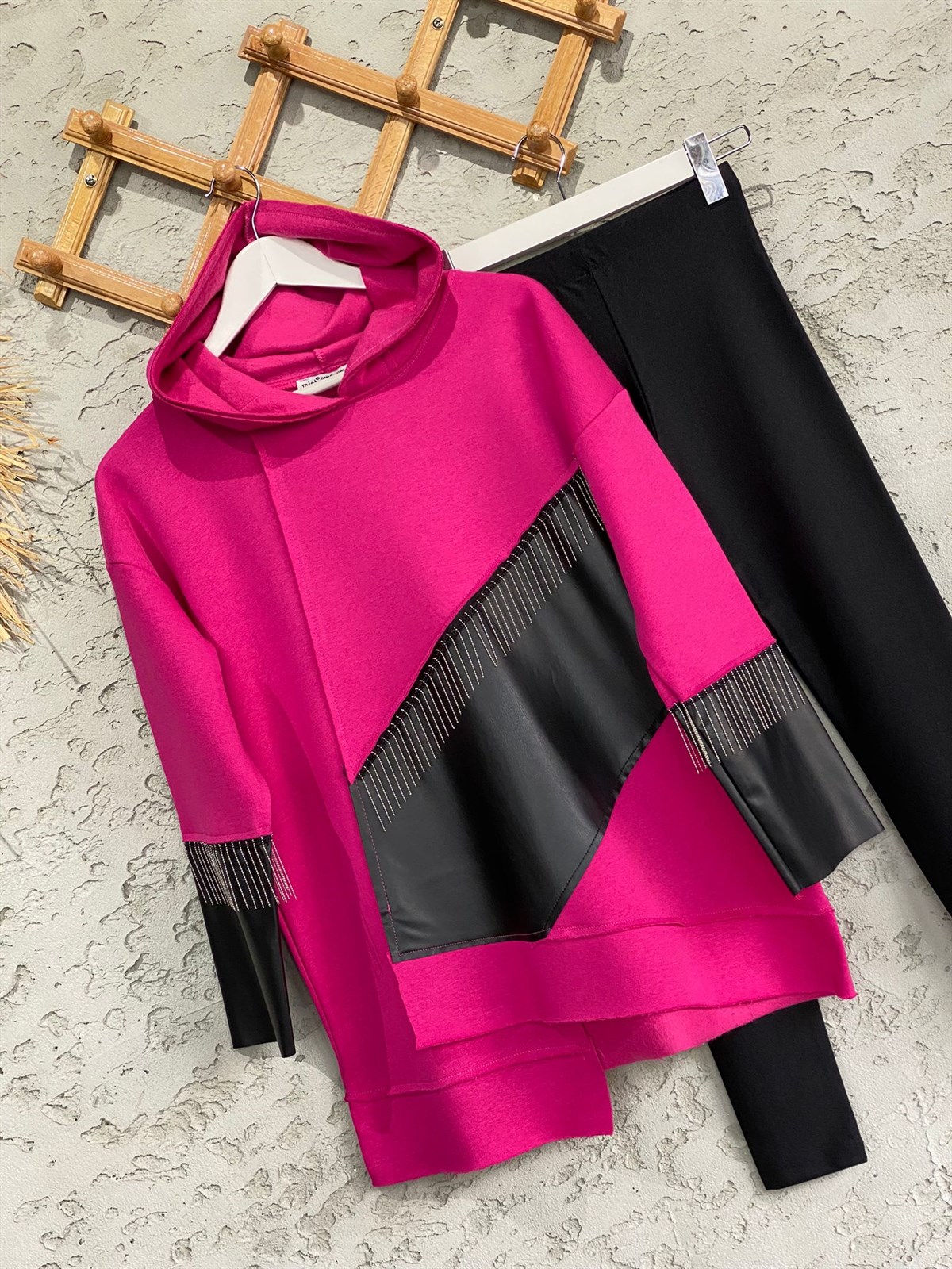 Lazer Kesim Detaylı Kapüşonlu Fuşya Sweatshirt
