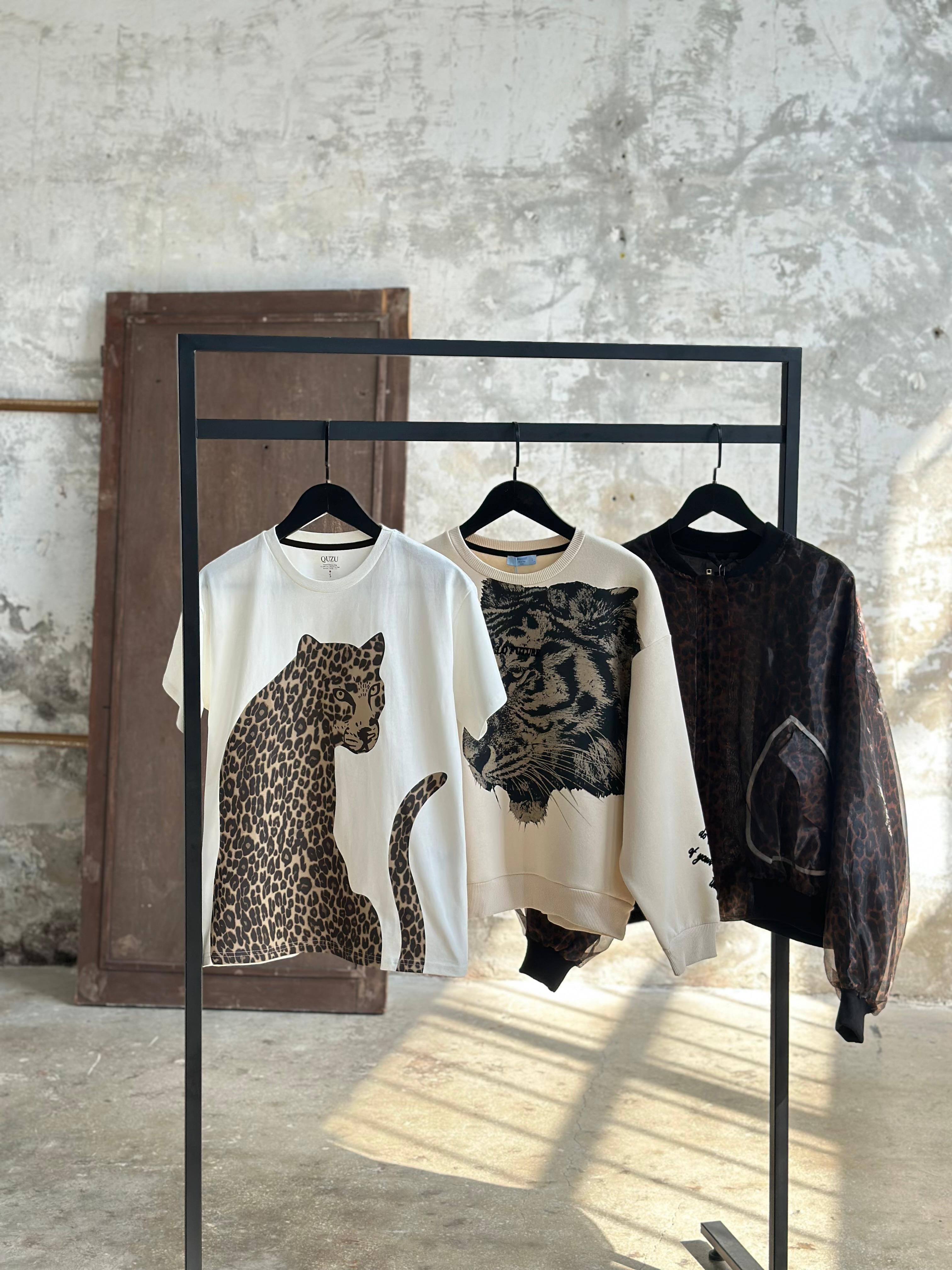 Leopar Desen Kadife Yazı Baskılı Sweat (Bej)
