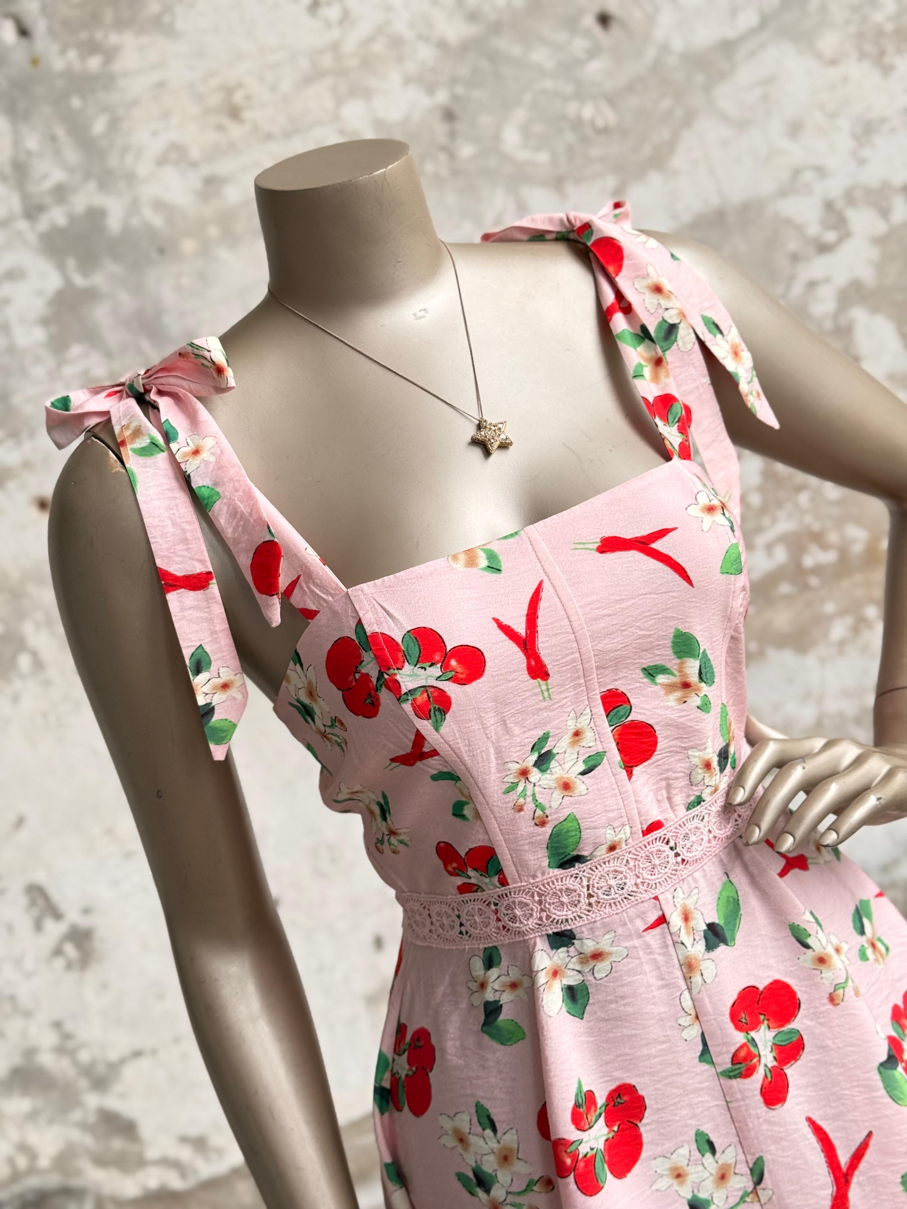 Mevsim Tazelikleri Tasarım Omuz Bağlama Detaylı Elbise (Pembe)