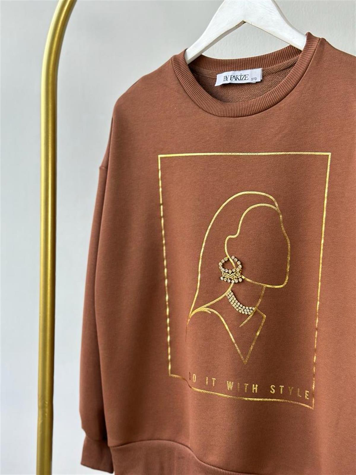 Minimal Desenli Taş İşlemeli Sweat (Kahve)