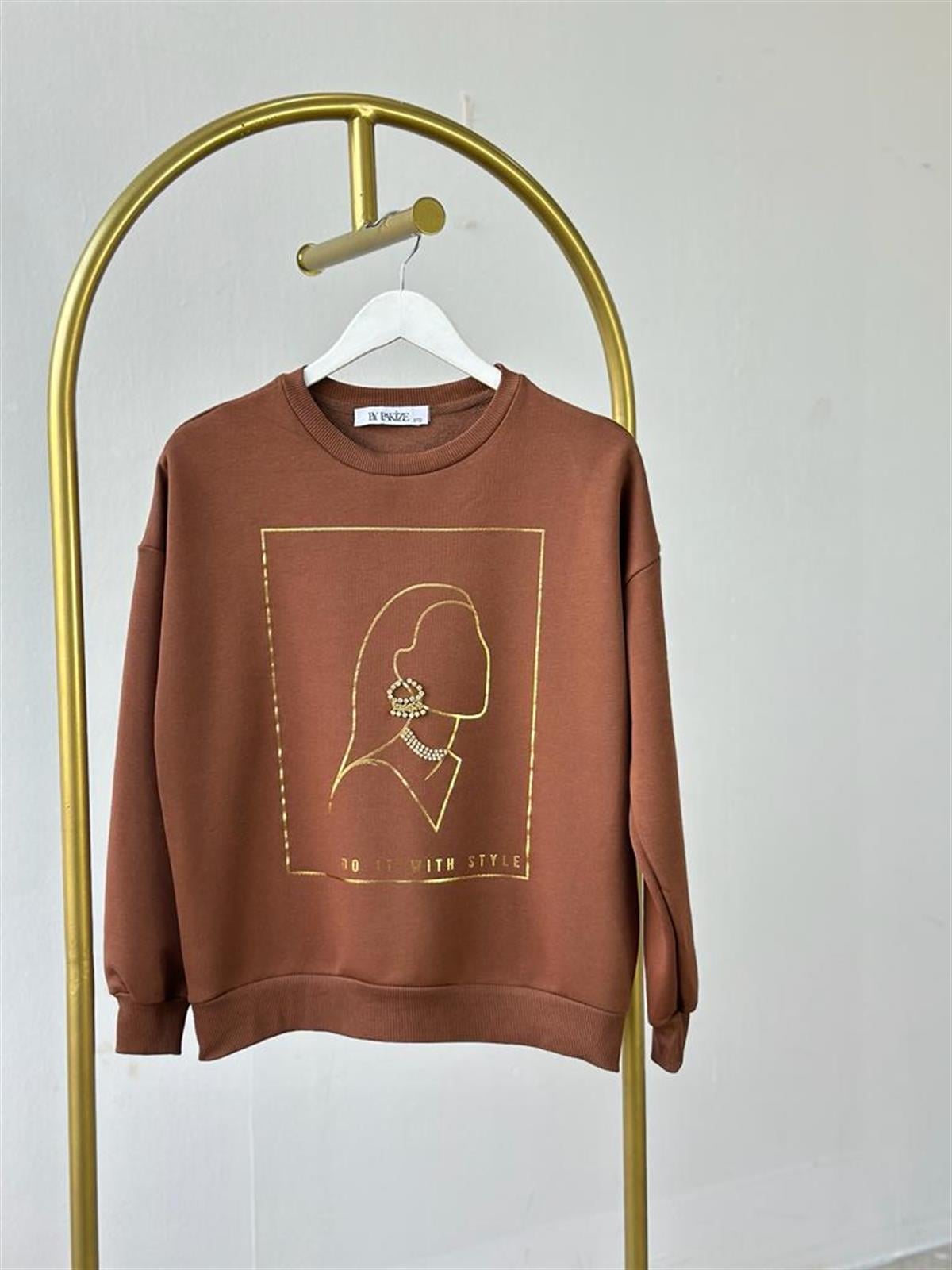Minimal Desenli Taş İşlemeli Sweat (Kahve)