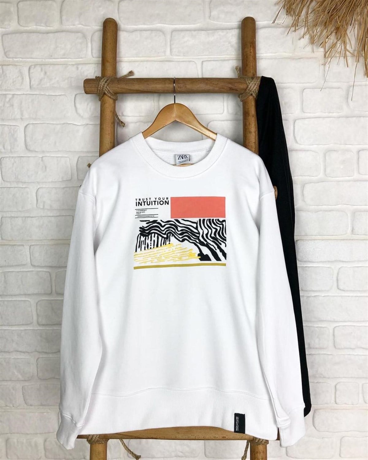 Nakış Detaylı Sweashirt