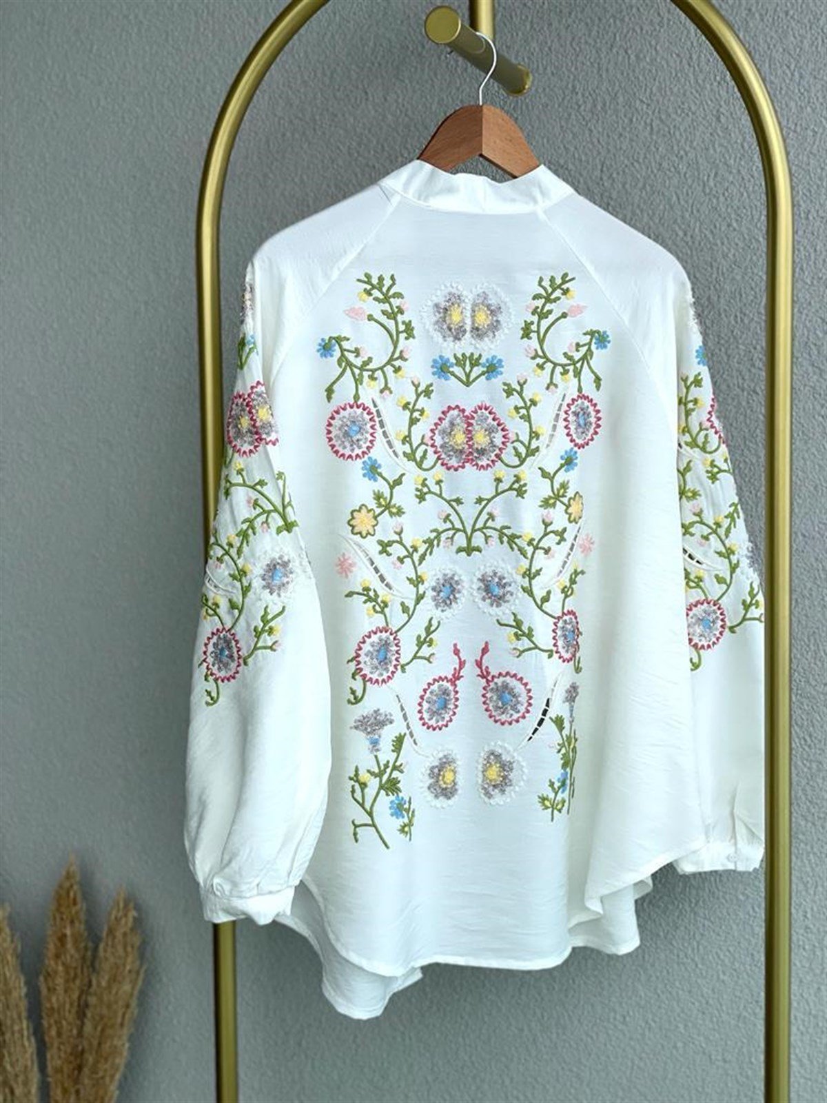 Nakış İşlemeli Çiçek Desenli Kimono