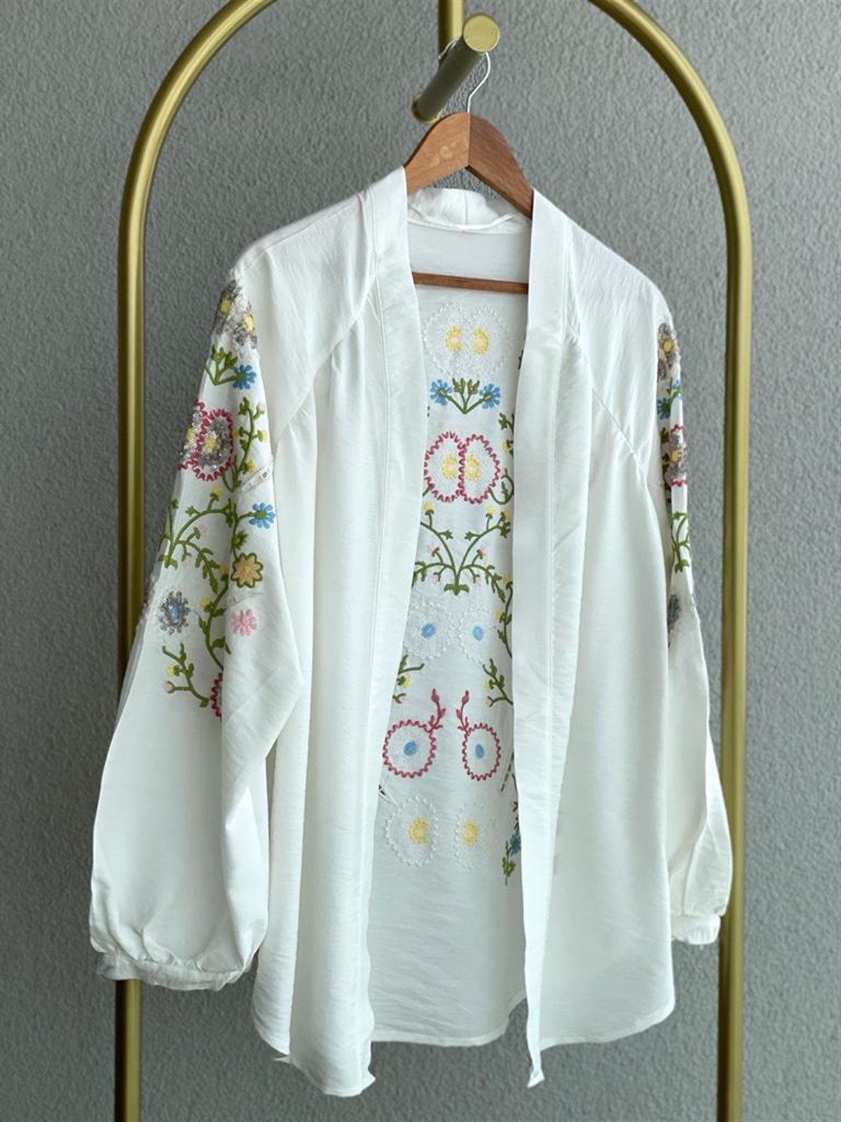 Nakış İşlemeli Çiçek Desenli Kimono