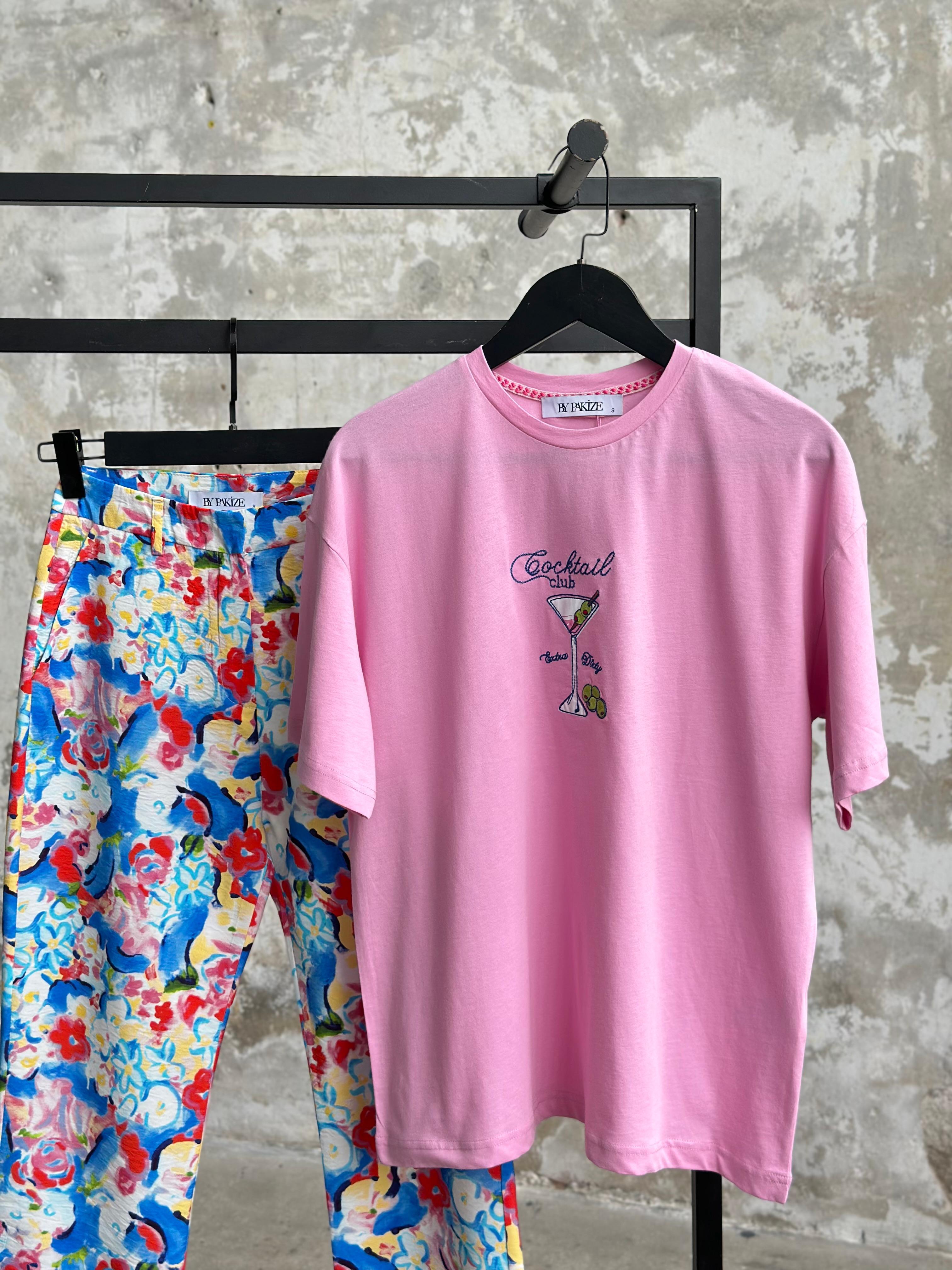 Nakış Yazılı  Kadeh Baskılı Basic Tişört (Pembe)