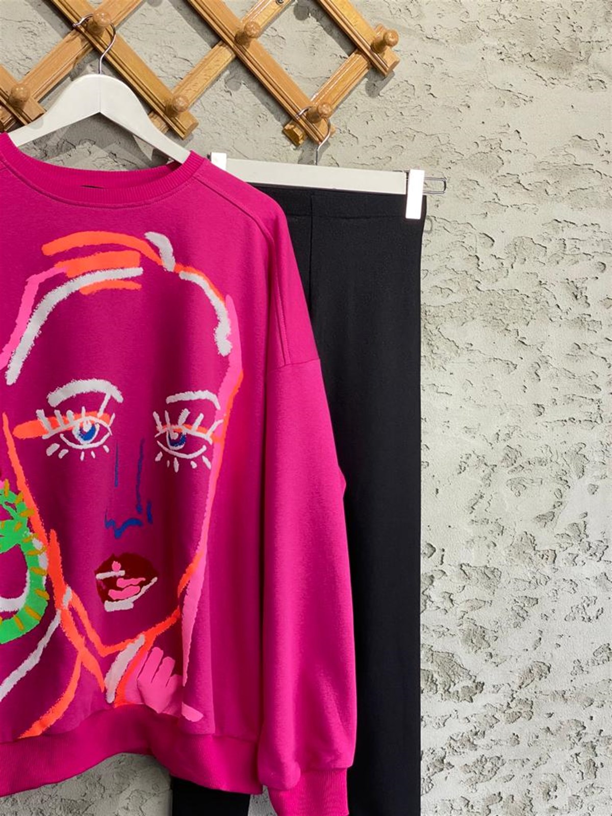 Neon Renk Baskılı Oversize Tasarım Sweat (Pembe)