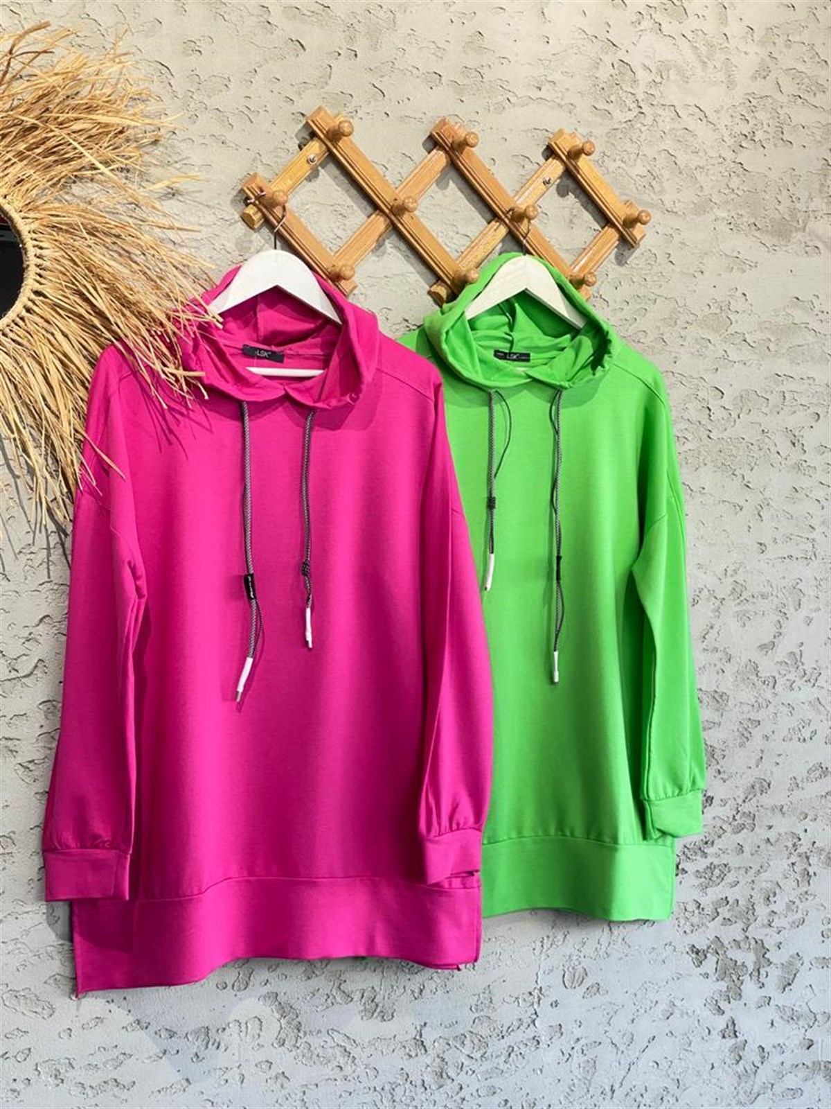 Omuz Detaylı Kapüşonlu Sweat (Pembe/Yeşil)