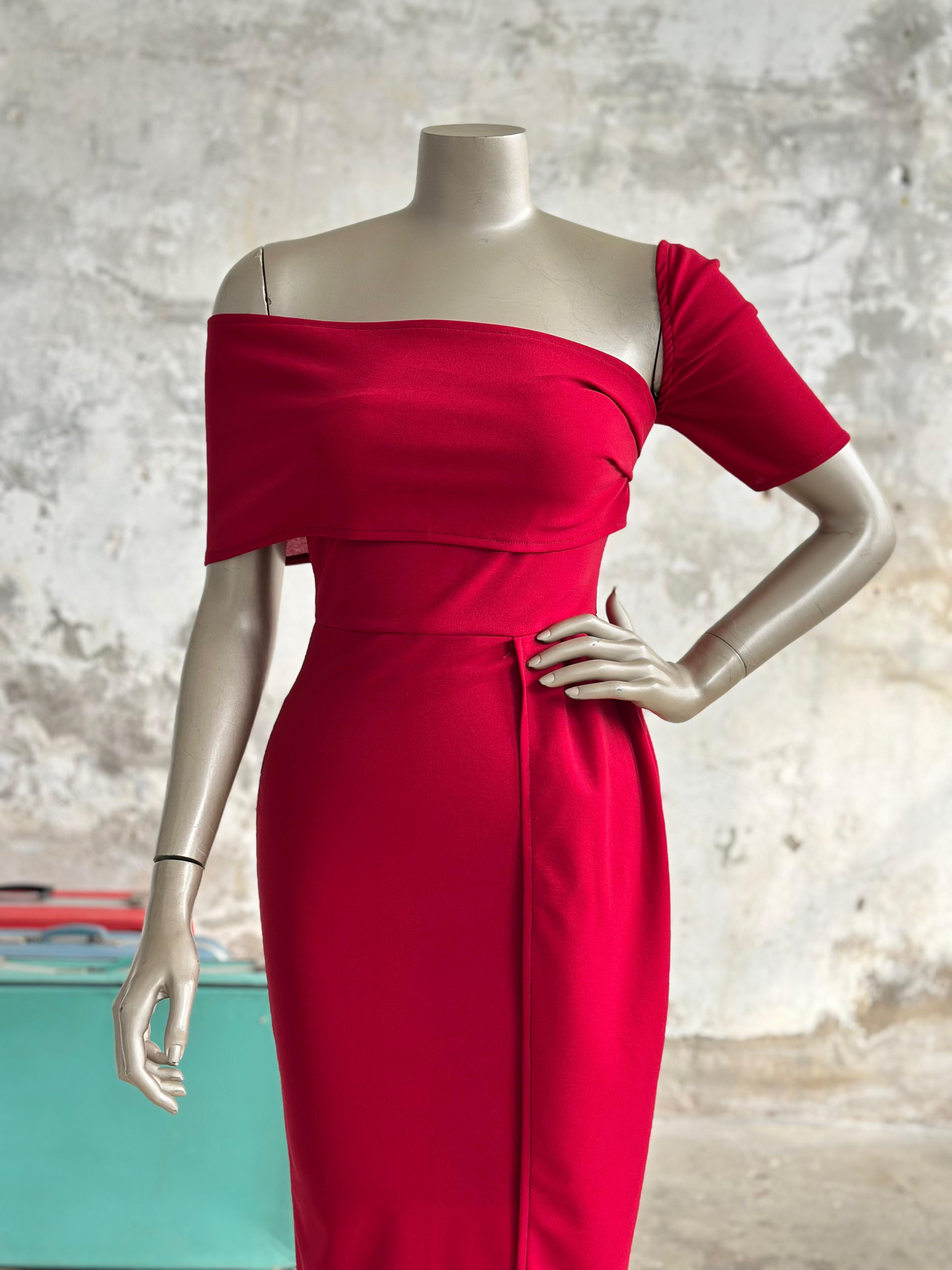 Omuz Detaylı Midi Boy Elbisi (Kırmızı)