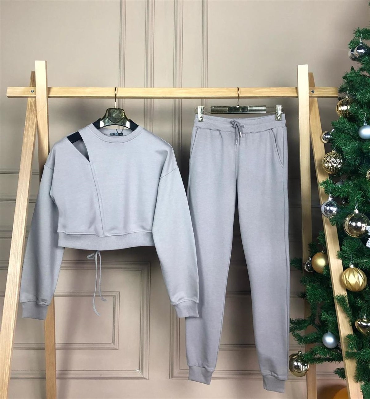 Omuz Detaylı Sweat
