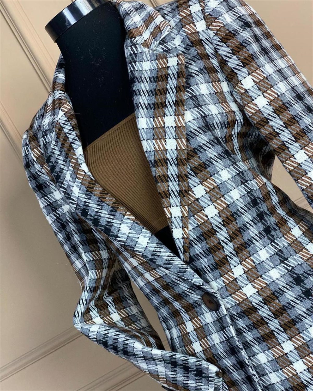 Önden Tek Düğmeli Kaşe Blazer Ceket