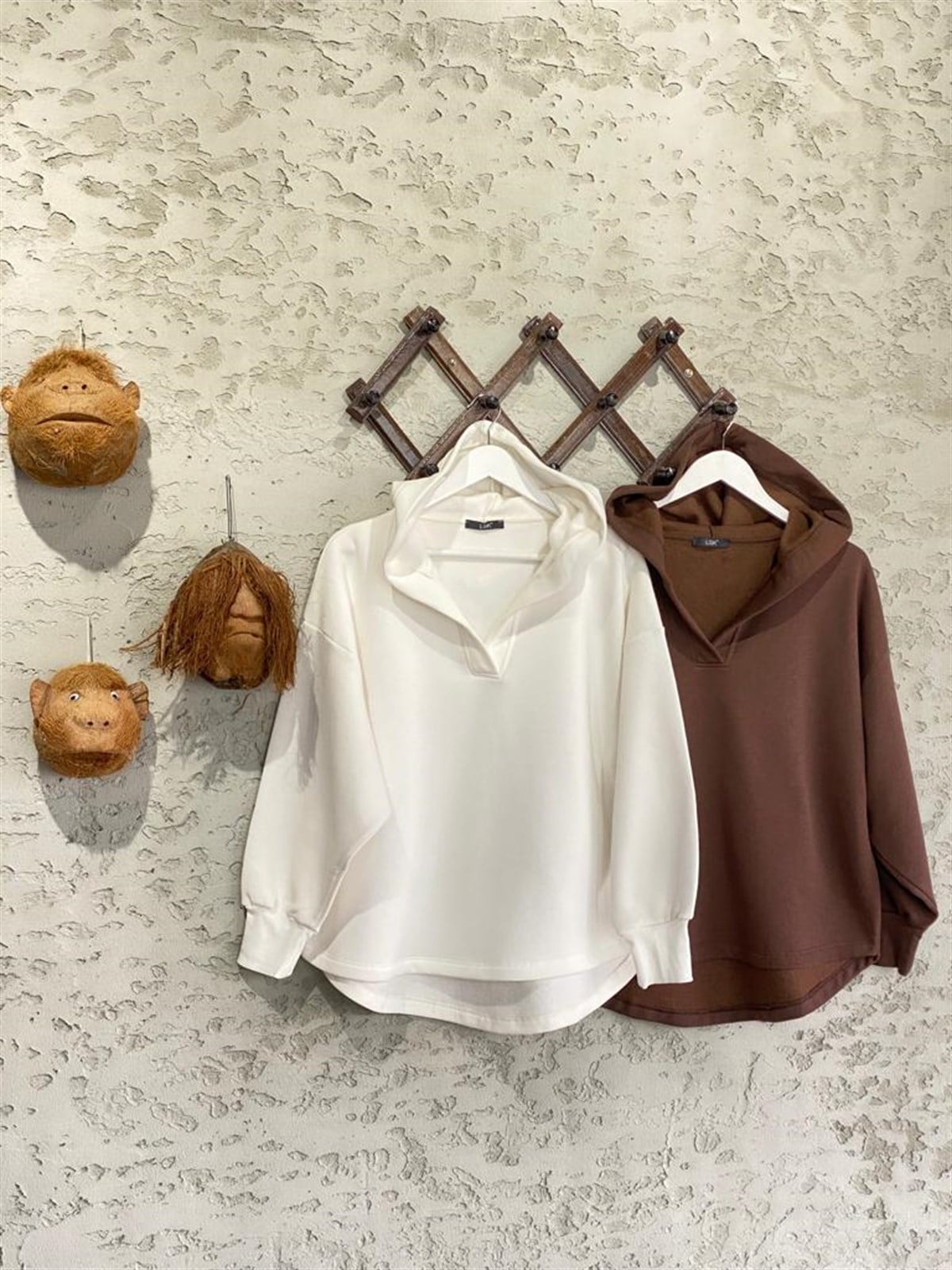 Organik Pamuk Yaka Detaylı Kapüşonlu Basic Sweat Kahve