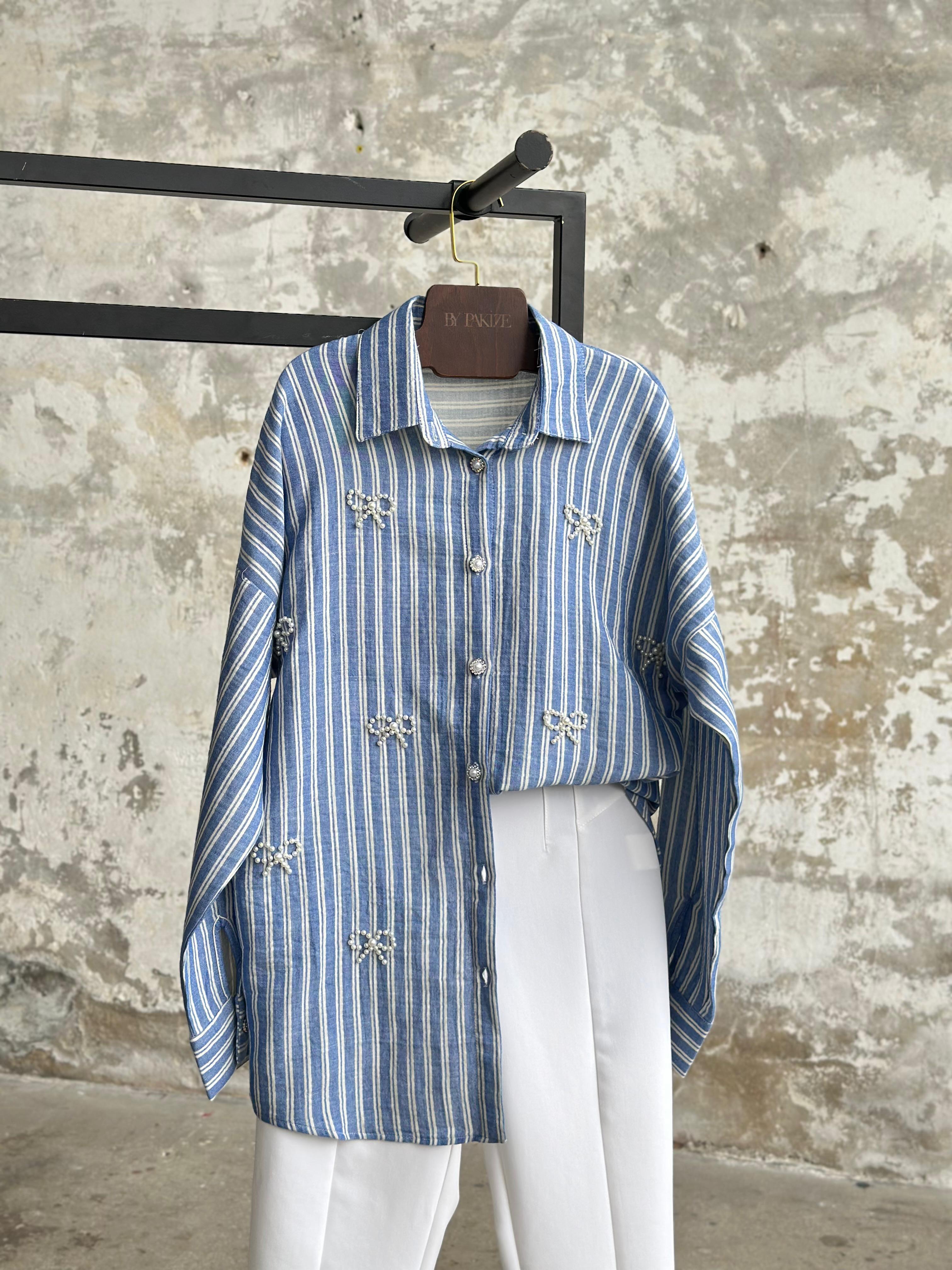 Oversize İnci Fiyonklu Çizgili Gömlek (Mavi)