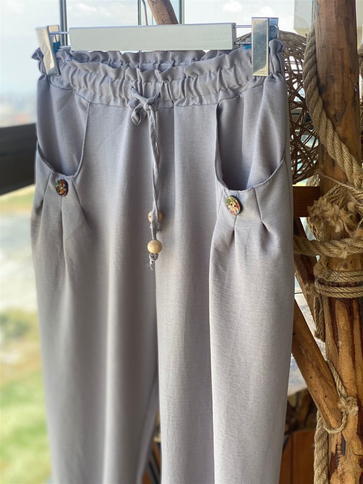 Paçaları Büzgü Detaylı Pantolon (Gri)