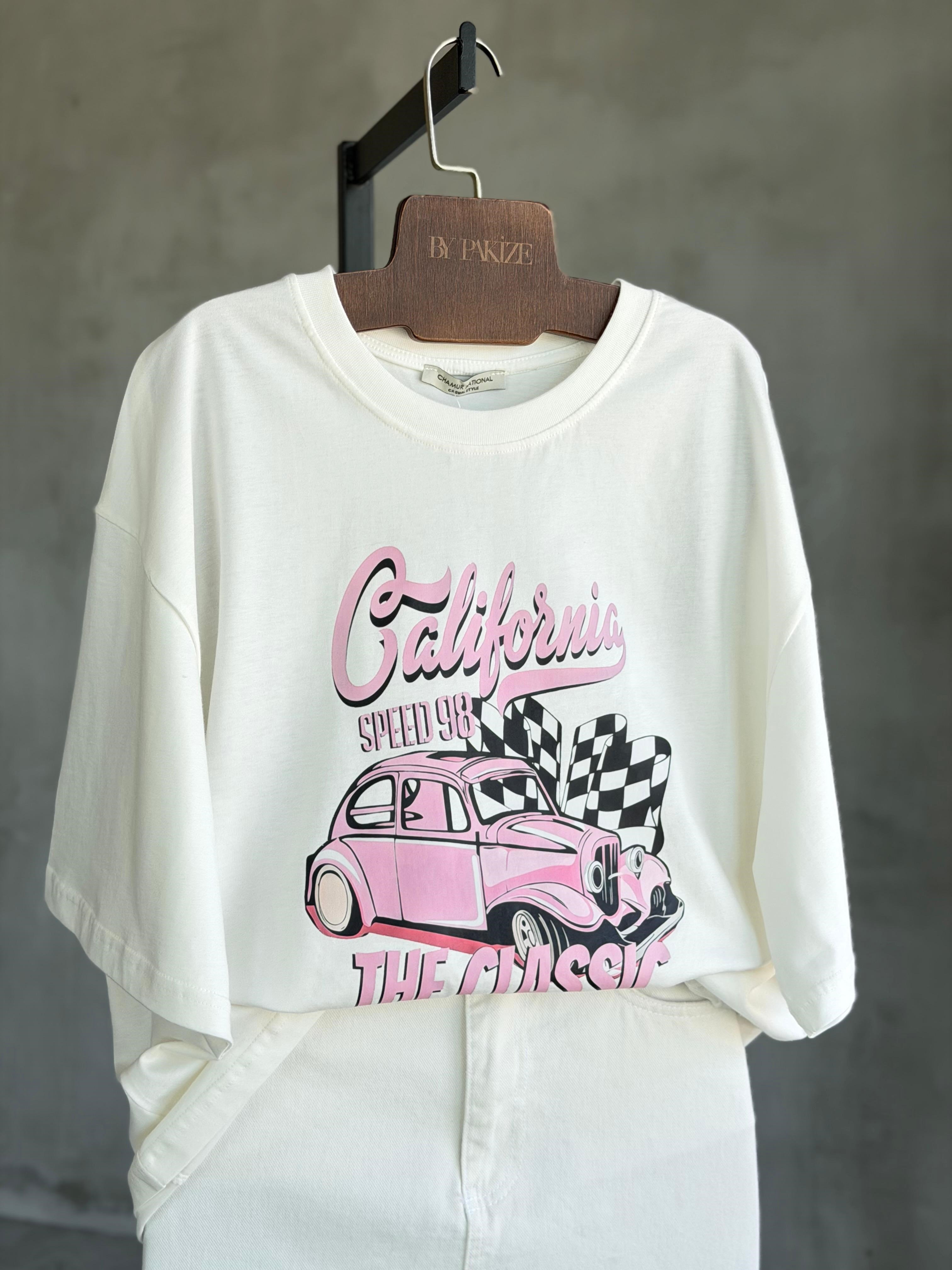 Pembe Araba Baskılı Oversize Dokuma Tişört (Beyaz)