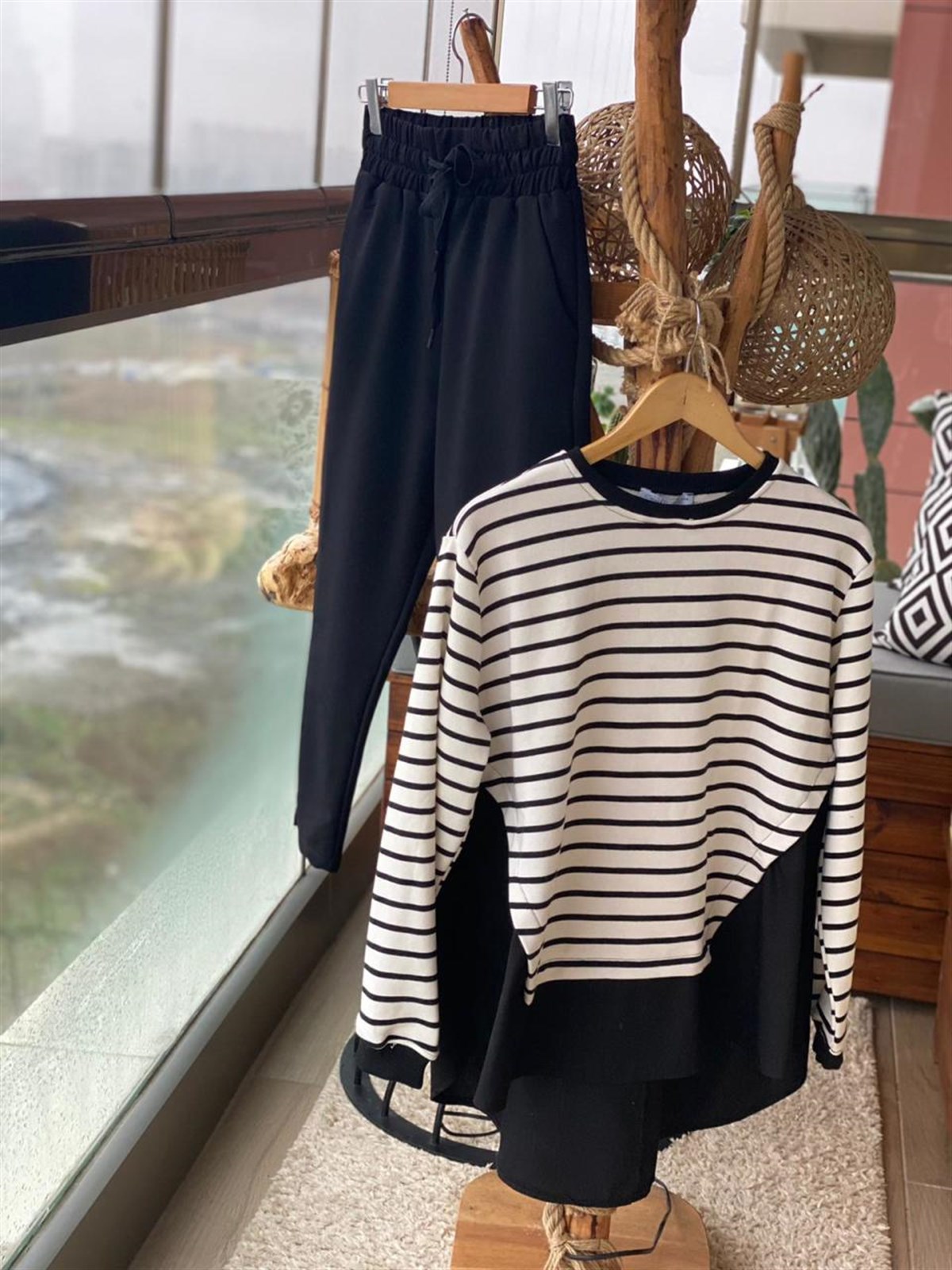 Poplin Detaylı Garnili Sweat