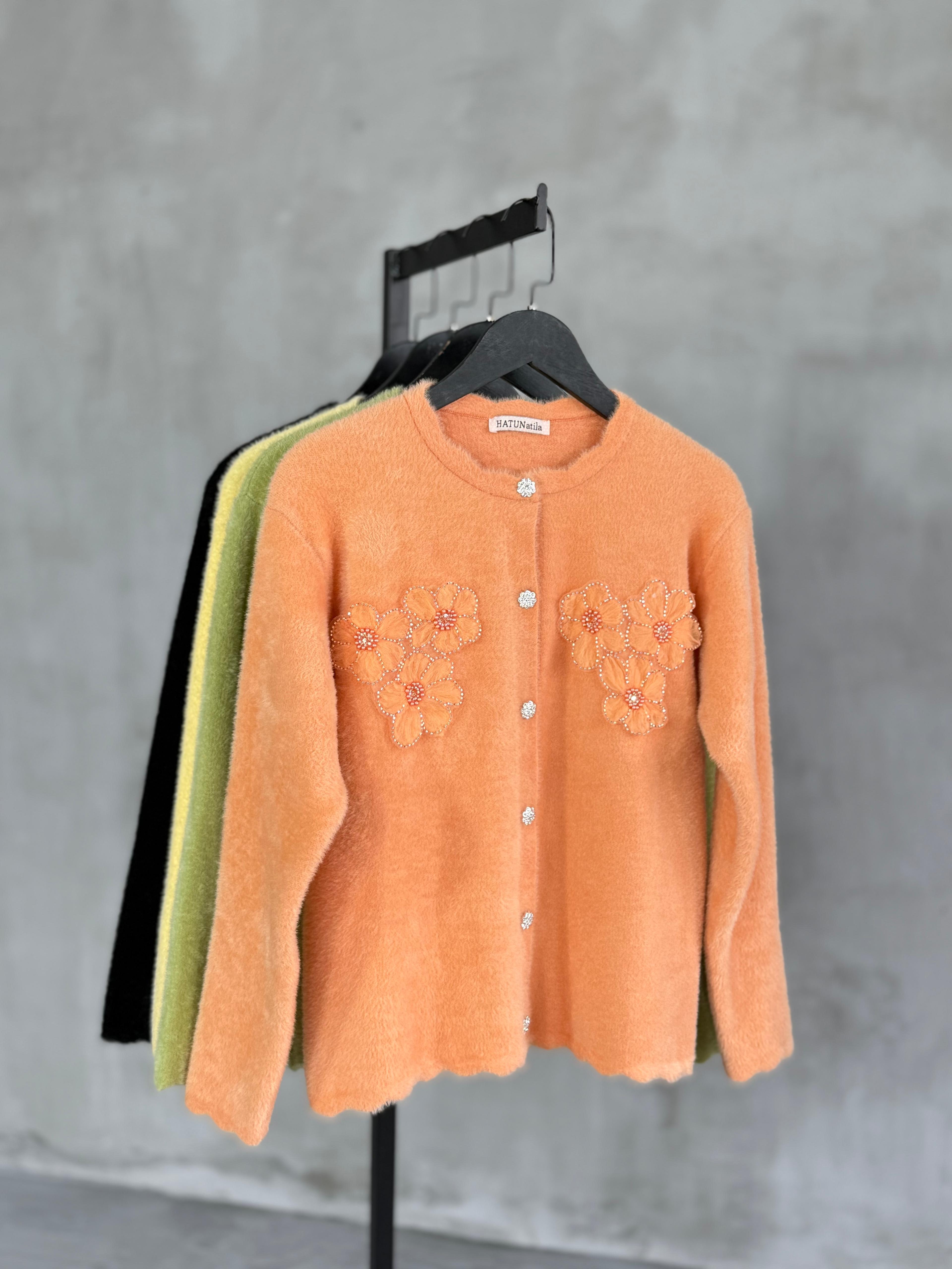 Premium Angora Çiçek İşlemeli Hırka (Siyah)