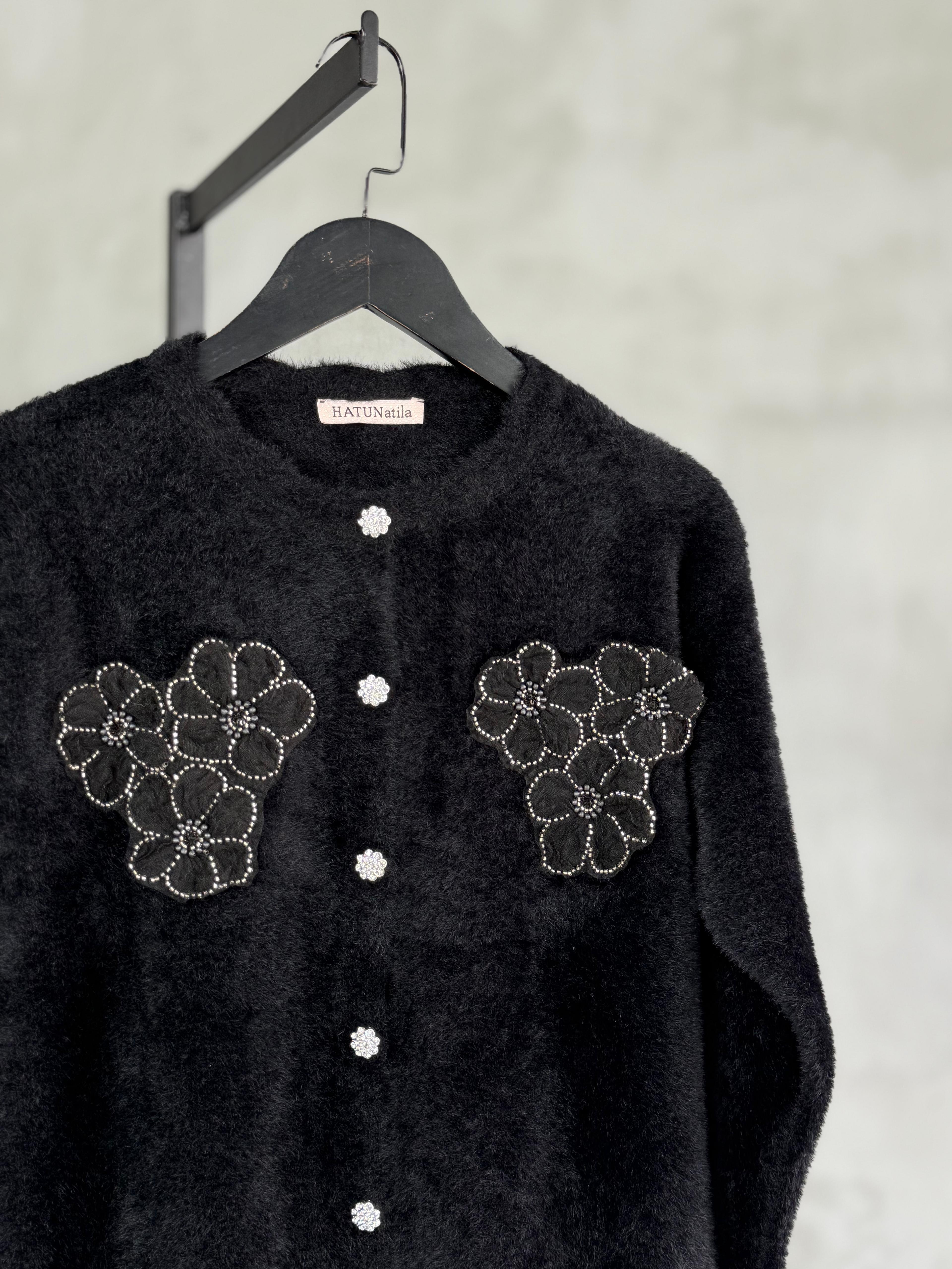 Premium Angora Çiçek İşlemeli Hırka (Siyah)